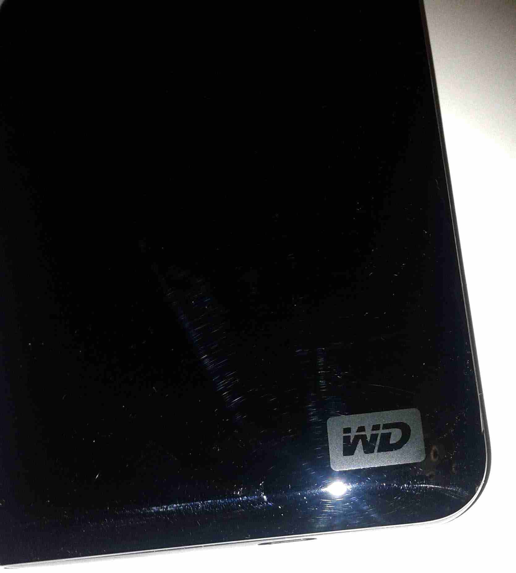 هارديسك خارجي امريكي WD ، مساحته 320 GB ، حجم صغير ومناسب
بحالة الجديد ، استخدام خفيف جدا ، يتميز عن باقي الهارديسكات بانه مدمج فيه
برنامج للنسخ الاحتياطي الاوتوماتيكي للبيانات من الكمبيوتر ولايمكن ح...