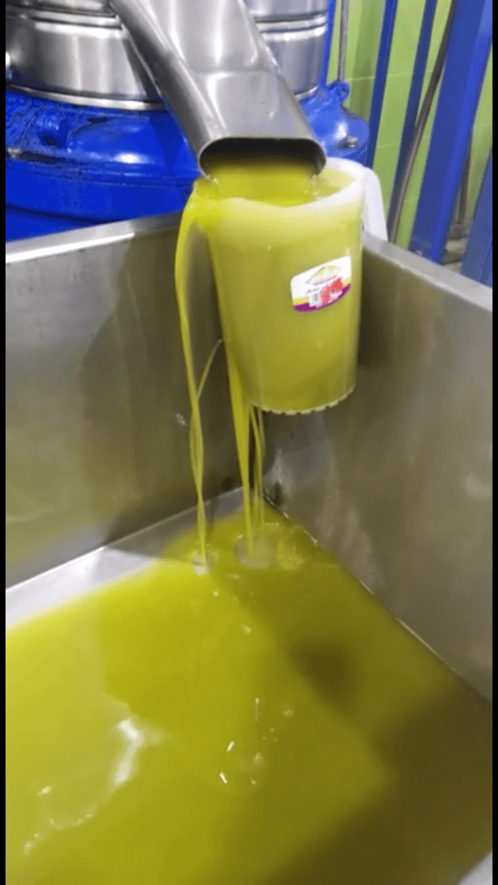 زيت زيتون رومي من المزراب
لا تنسَ أنك شاهدت هذا الإعلان في عنكبوت
زيت زيتون رومي من المزراب م...
