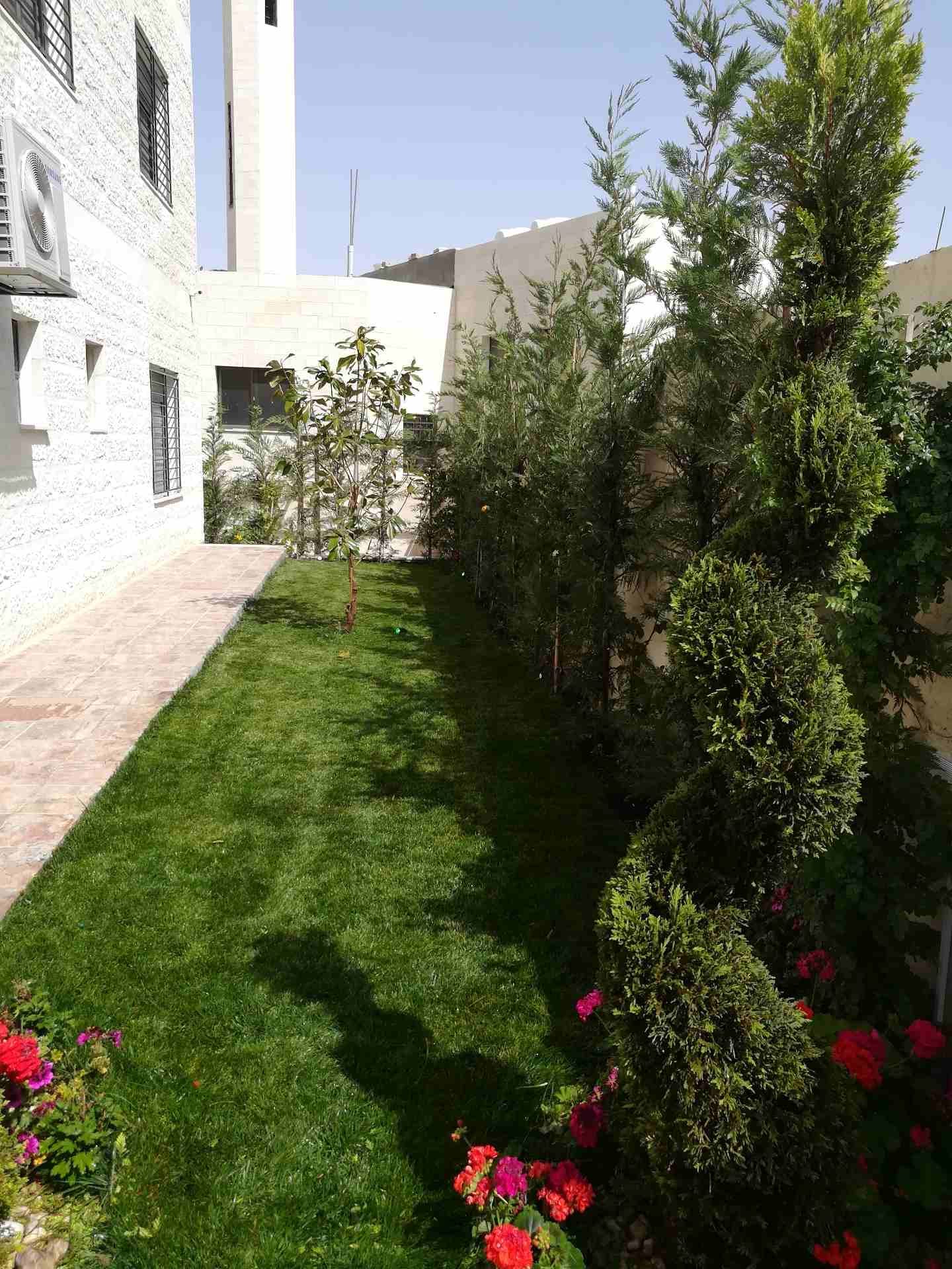 مؤسسة الدر المنثور للحدائق
لا تنسَ أنك شاهدت هذا الإعلان في عنكبوت
مؤسسة الدر المنثور للحدائق.
مخ...