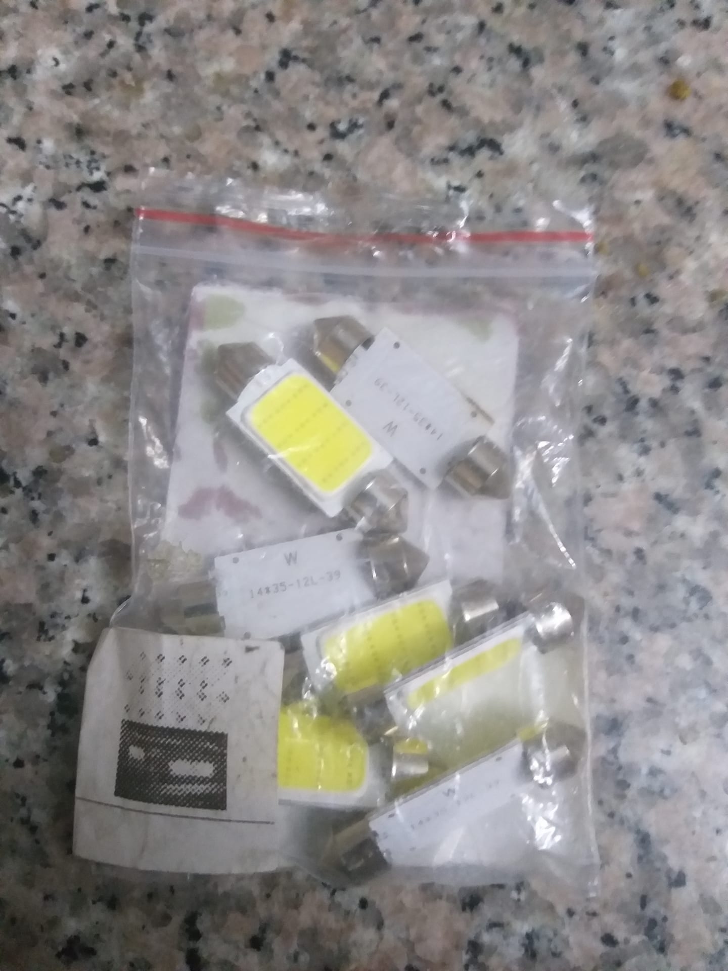 أضويه ليد
لا تنسَ أنك شاهدت هذا الإعلان في عنكبوت
أضويه ليد داخلية السيارة قياس 39mm
و
اضويه...
