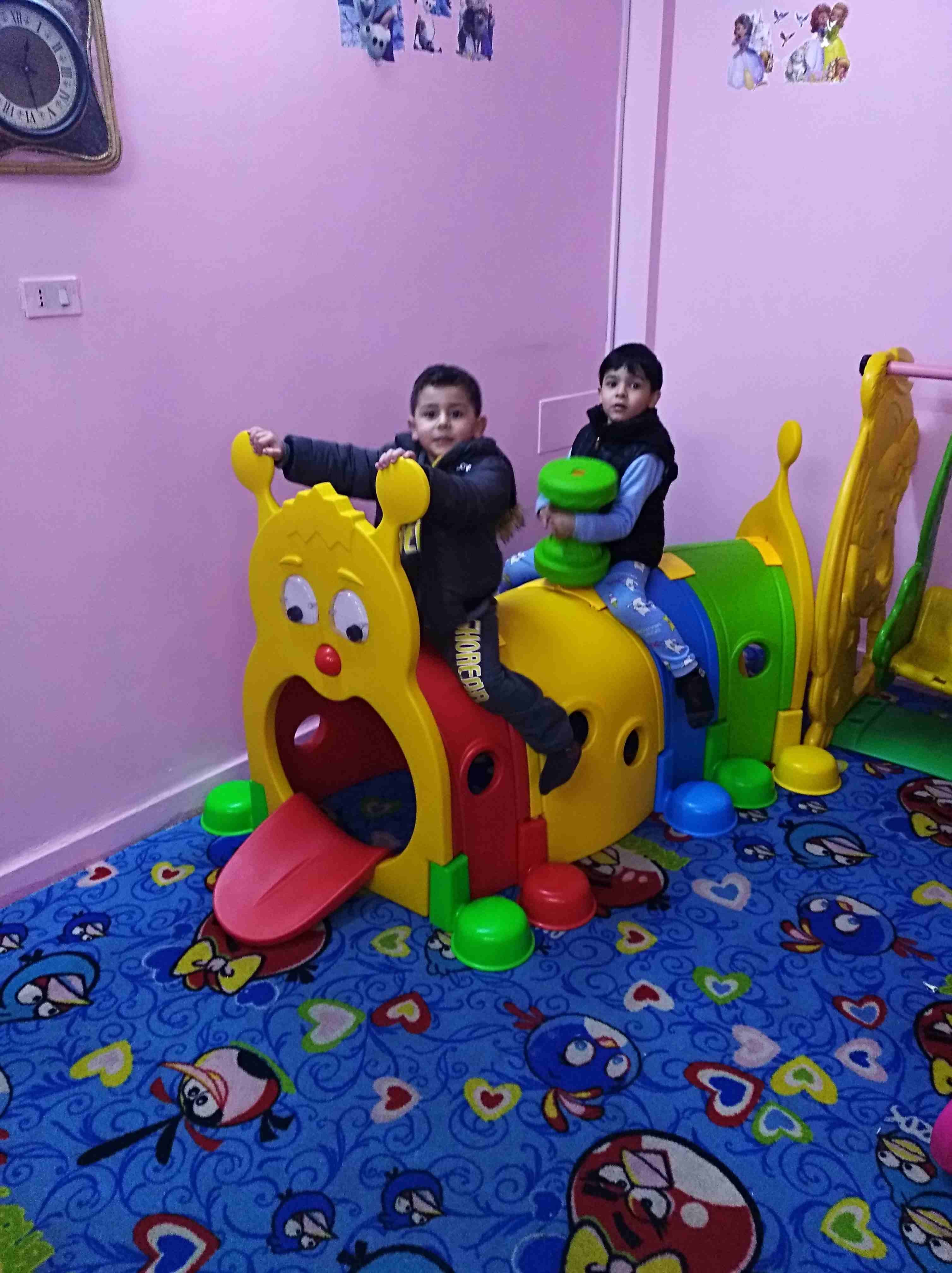 لعبة دودة النفق لأطفال الحضانات والروضات
لا تنسَ أنك شاهدت هذا الإعلان في عنكبوت
تجهيز حضانات ومد...