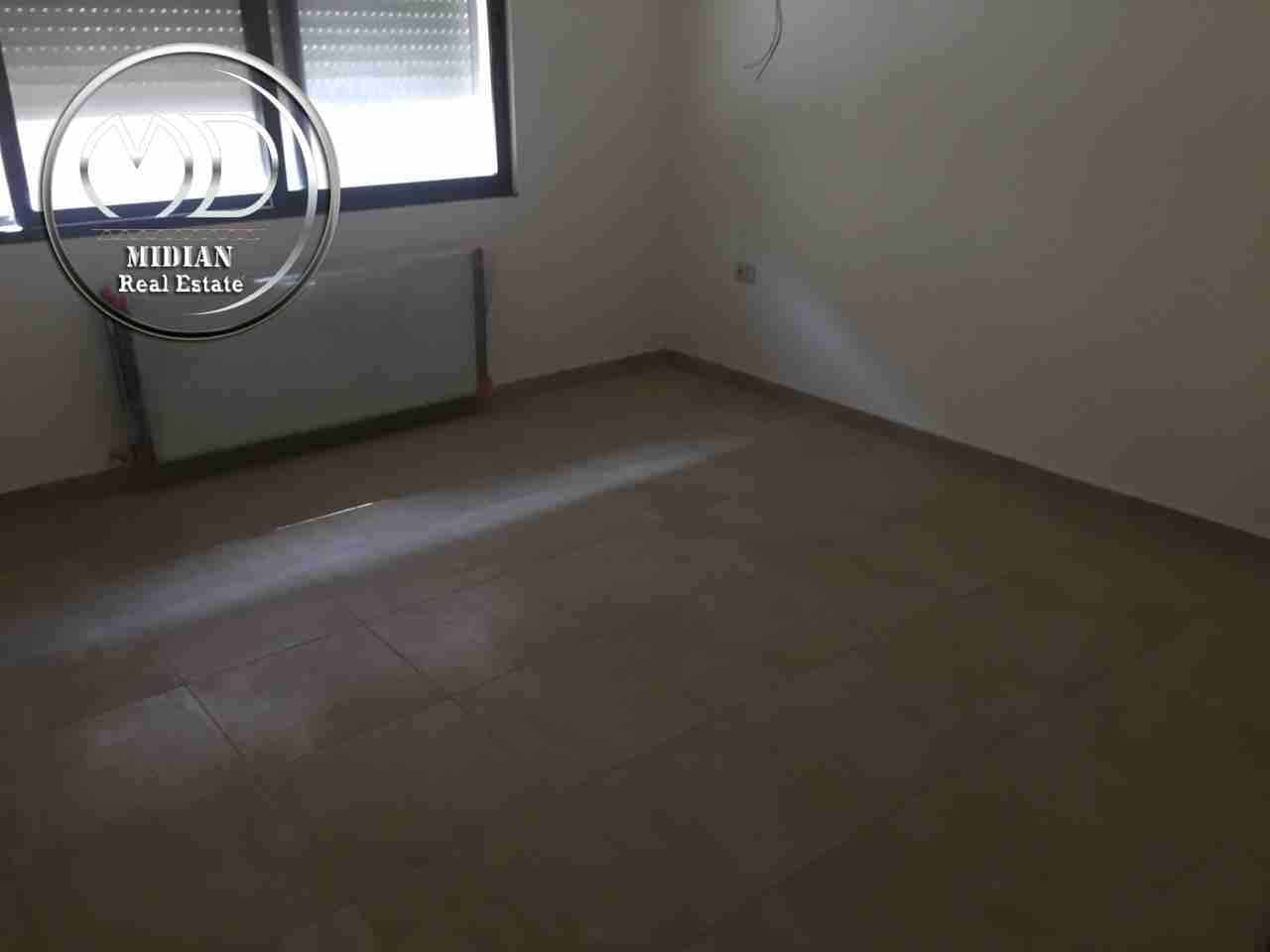 شقه جديدة للبيع الرابية قرب كامبردج مساحه 230م طابق ثاني فاخرة جدا
لا تنسَ أنك شاهدت هذا الإعلان في عنكبوت...