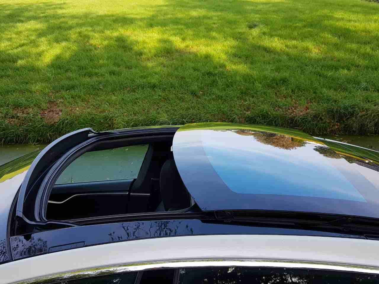 TESLA 2015 كهربا S 85 وارد اوروبي Self Drive: يقودها الكمبيوتر
لا تنسَ أنك شاهدت هذا الإعلان في عنكبوت...
