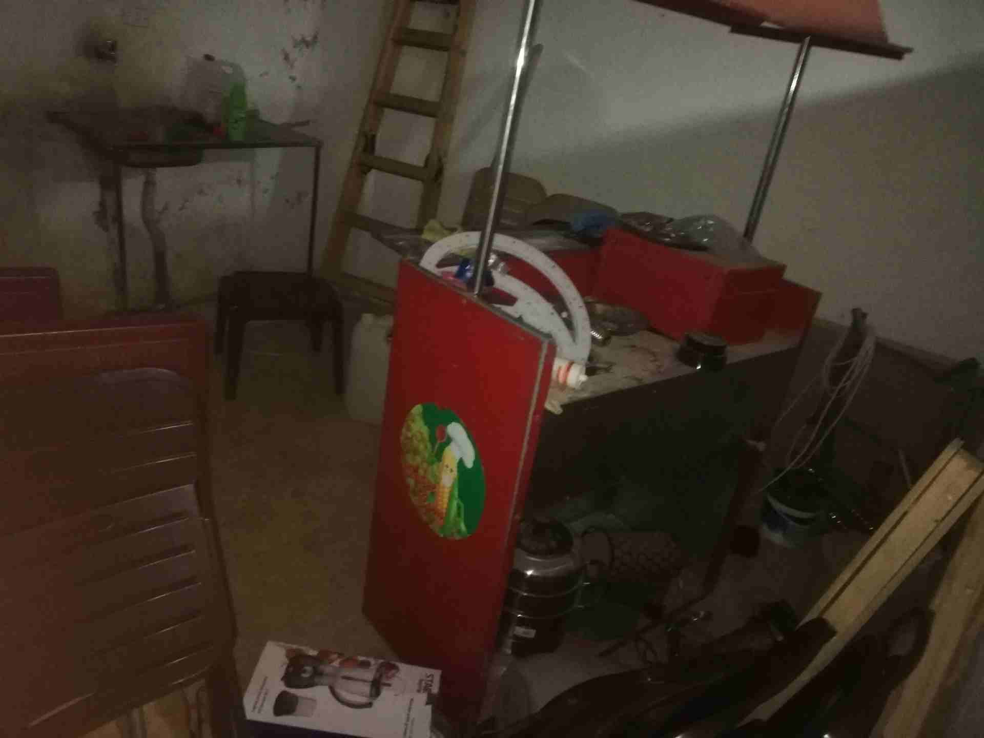 عدت محل كامله قهوه للبيع بسعر مغري ومستعجل بدأع السفر
لا تنسَ أنك شاهدت هذا الإعلان في عنكبوت
عدت...