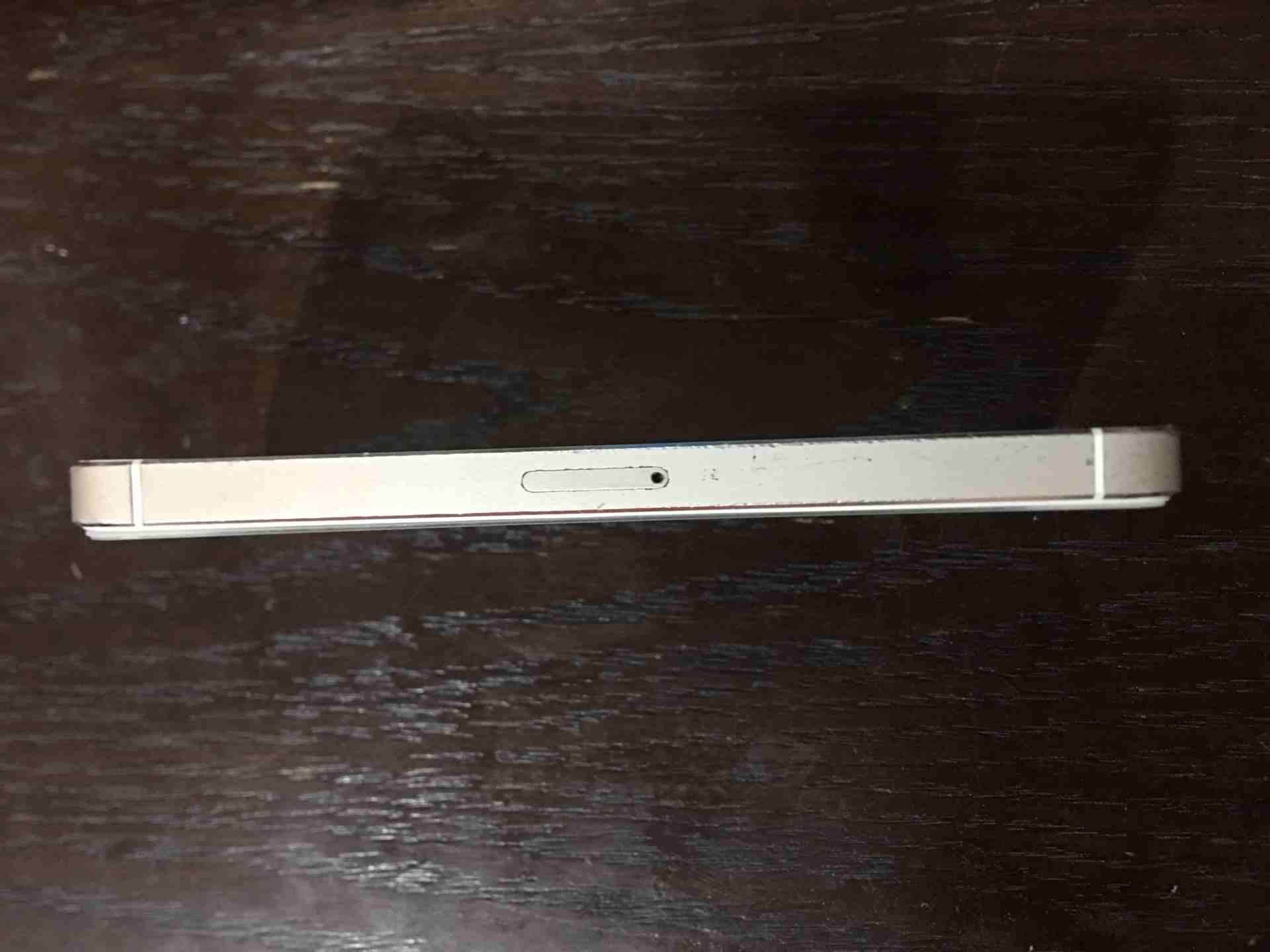 ايفون 5s ذهبي بحالة ممتازة
لا تنسَ أنك شاهدت هذا الإعلان في عنكبوت
ايفون 5s
كل شي شغال
البصمة شغا...