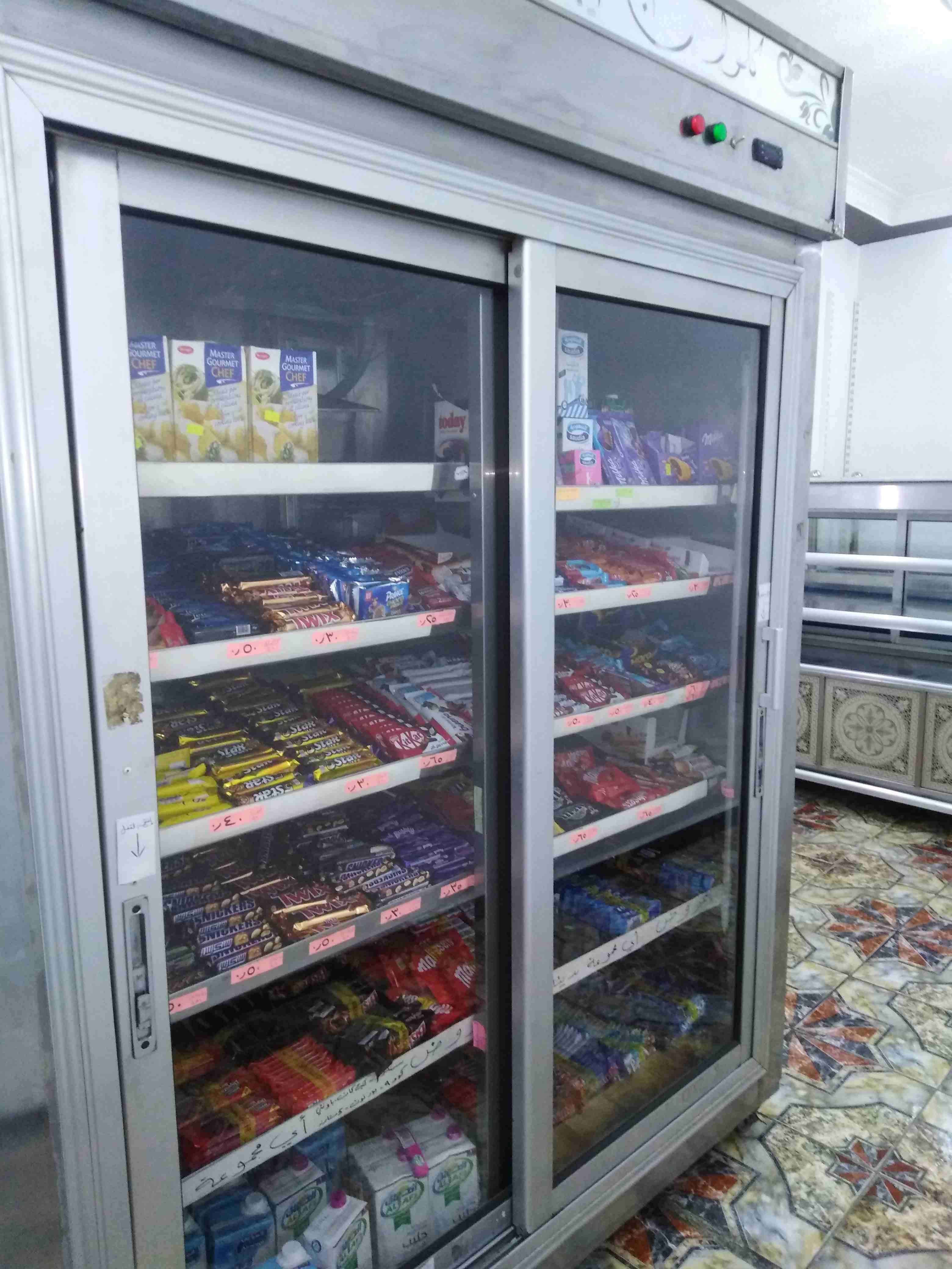 ثلاجة عرض ستانلس بابين للبدل على ثلاجة عرض باب واحد بحالة ممتازة
لا تنسَ أنك شاهدت هذا الإعلان في عنكبوت...