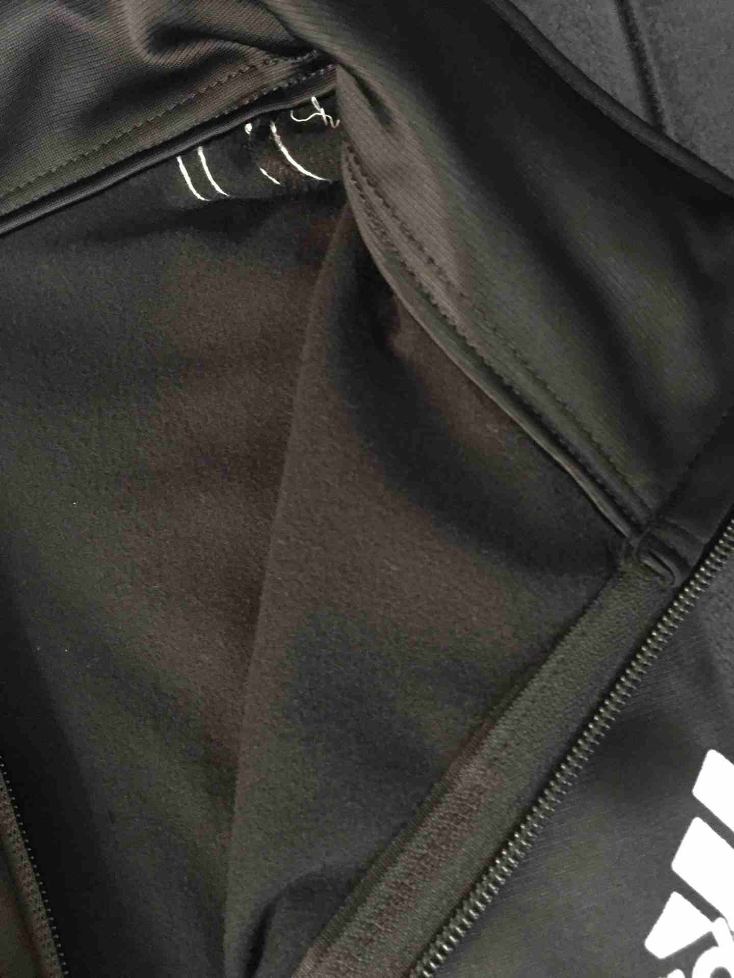 شروة سويتشرات اديداس احجام وافيه لحد XXXL
لا تنسَ أنك شاهدت هذا الإعلان في عنكبوت
شروة سويتشرات...