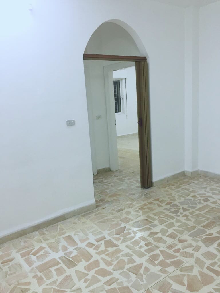 شقة في الذراع الغربي قرب سيتي ستار
لا تنسَ أنك شاهدت هذا الإعلان في عنكبوت
طابق ارضي مع حديقه...