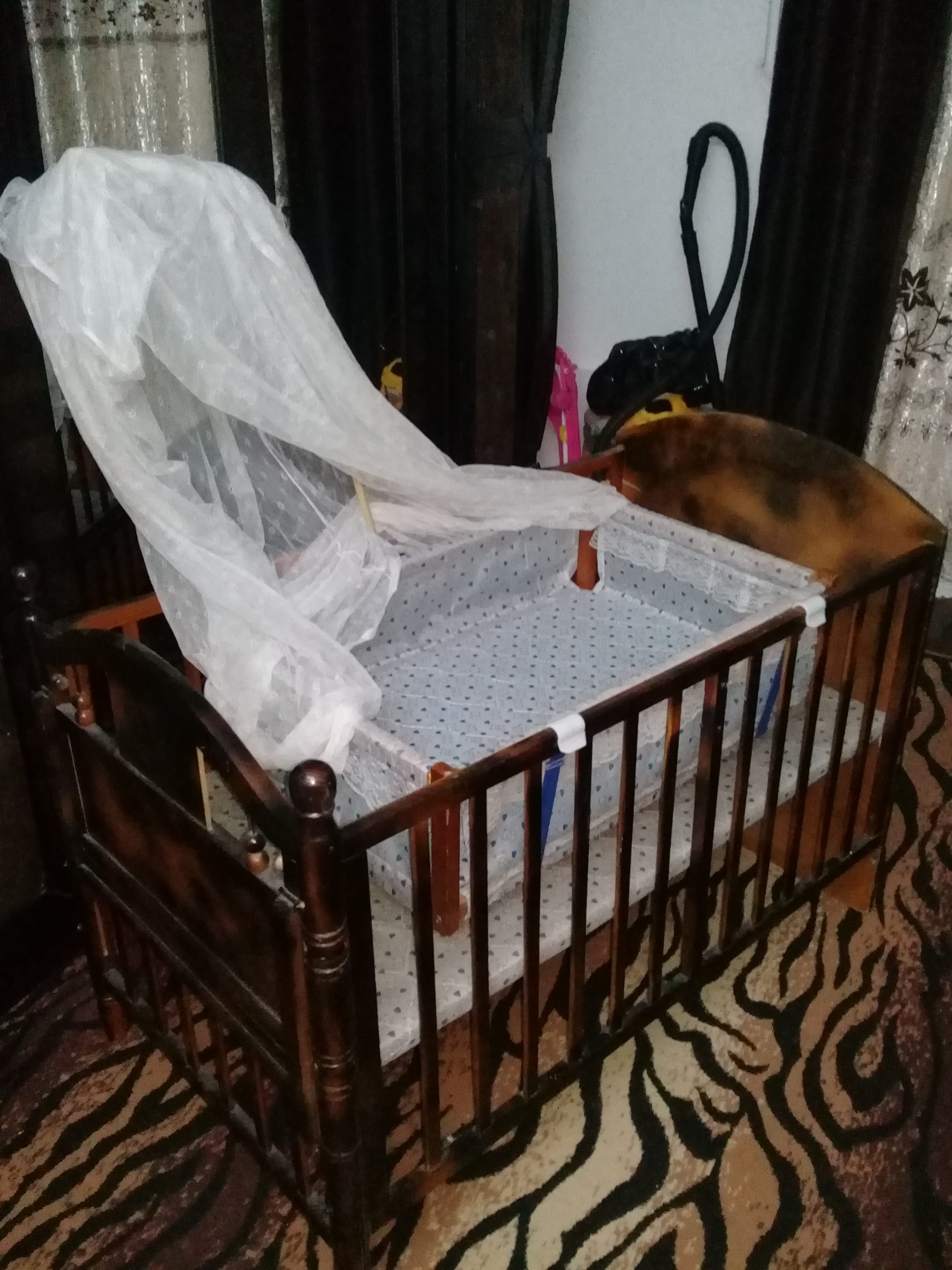 للبيع سرير بيبي خشب سرير هزاز صغير بسعر مميز
لا تنسَ أنك شاهدت هذا الإعلان في عنكبوت
العنو...