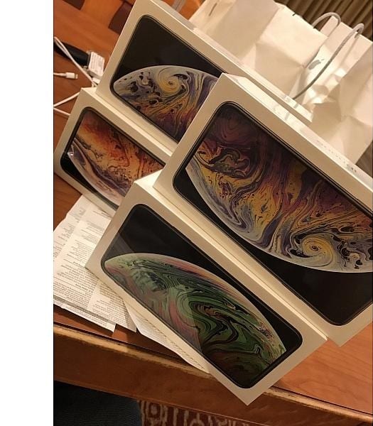 BRAND NEW & SEALED APPLE IPHONE XS MAX / IPHONE X / IPHONE 7 PLUS /
IPHONE 8 PLUS / iOS 10 Unlocked
COLOR: Red, Jet Black, Black, Silver, Rose Gold & Gold
Storage Capacity: 32GB, 128GB, 256GB...