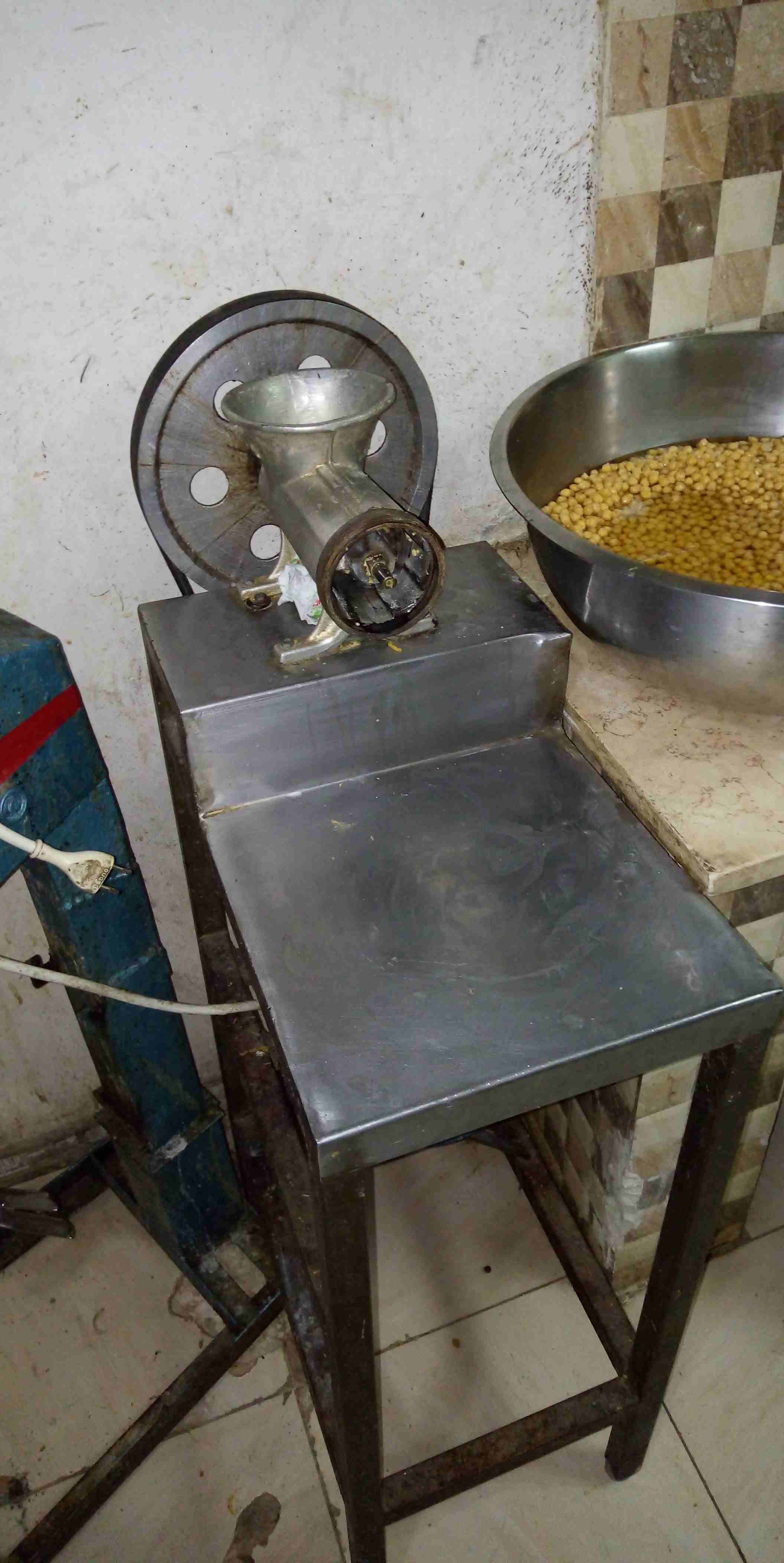 ماكنة فلافل
لا تنسَ أنك شاهدت هذا الإعلان في عنكبوت
ماكنة طحن فلافل حجم 22 بحالة جيدة...