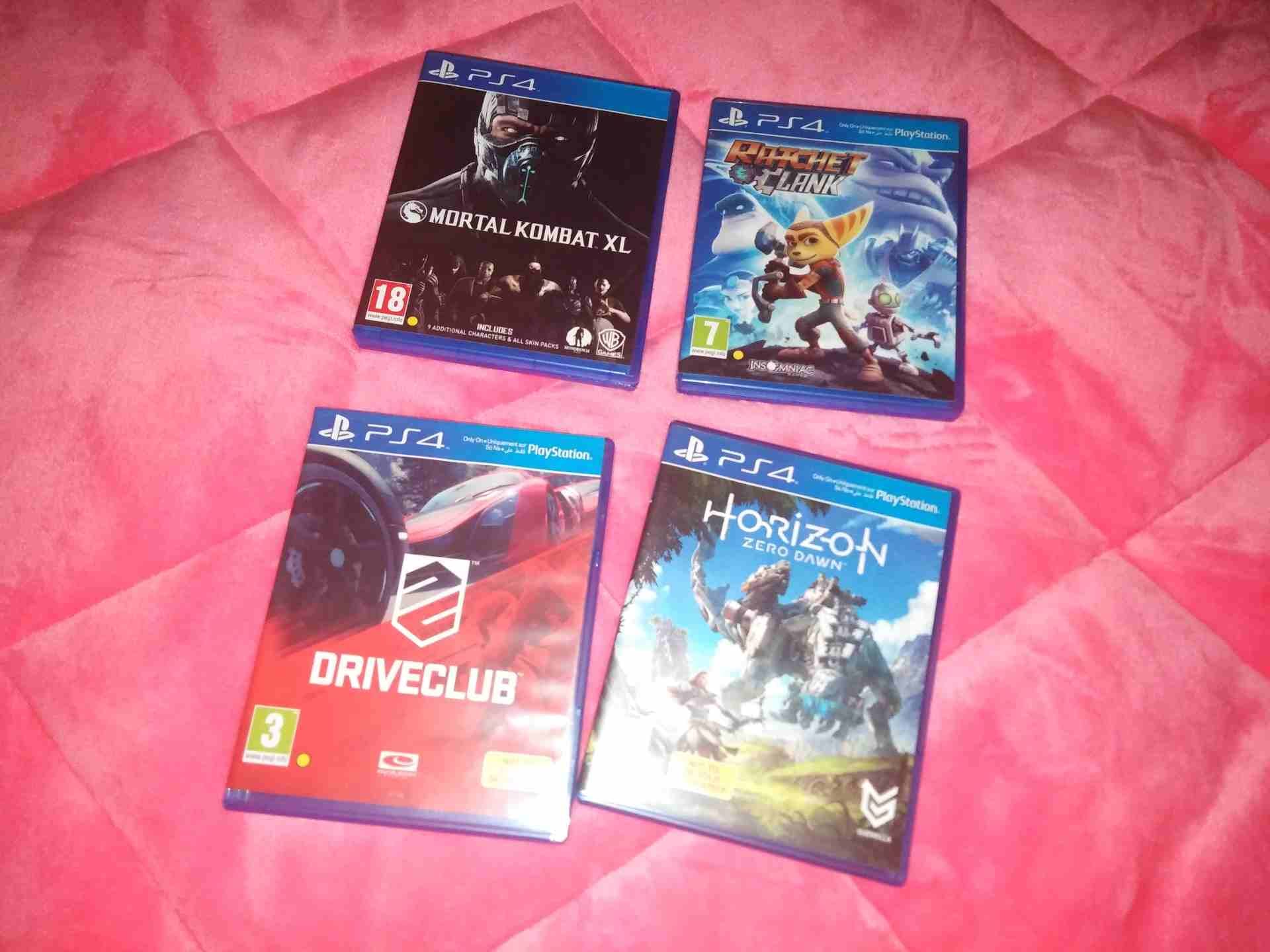 سيديات ps4 بحالة ممتازة
لا تنسَ أنك شاهدت هذا الإعلان في عنكبوت
4 سيديات بحال البلاش..... وافضل س...