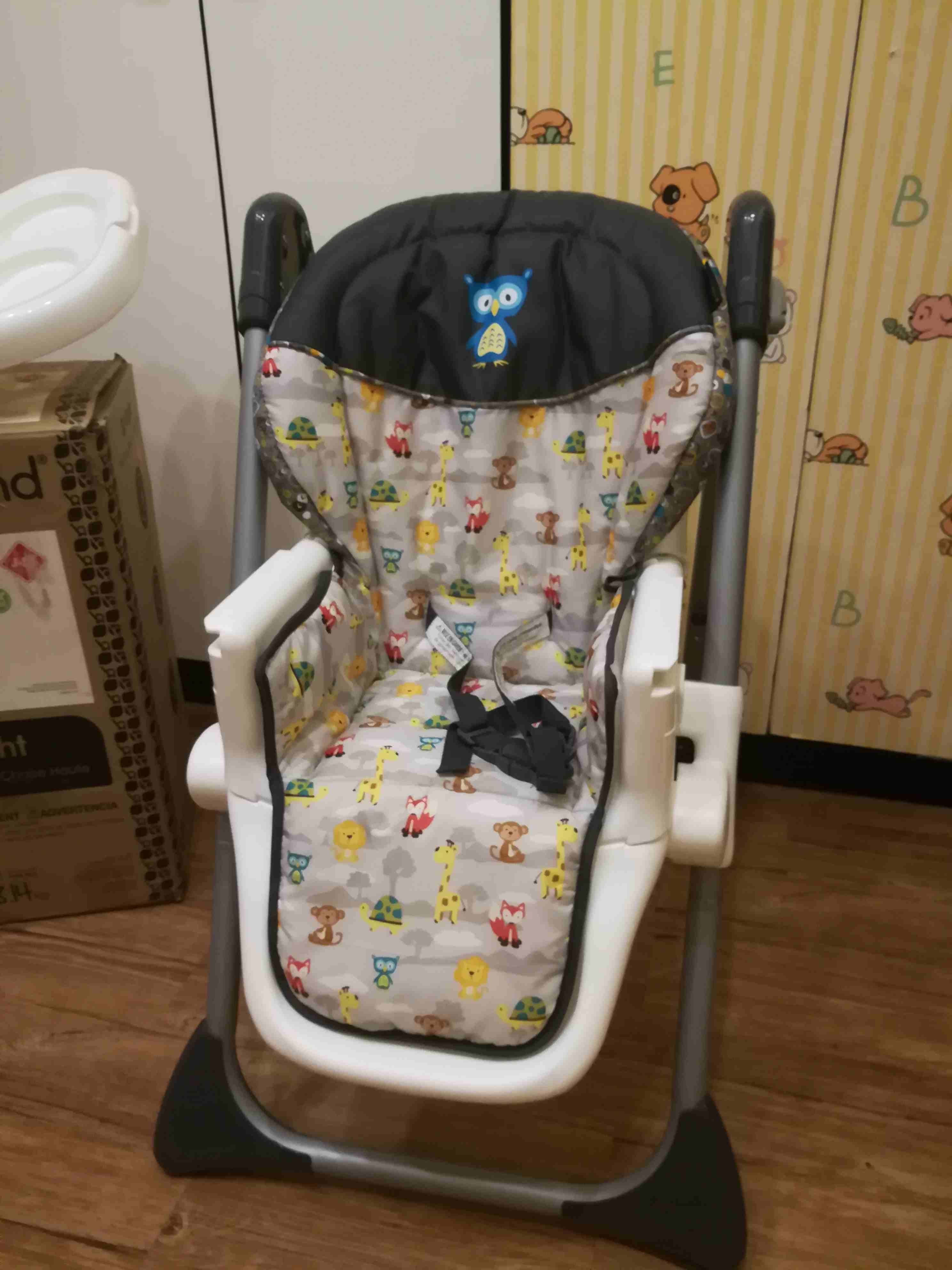 كرسي طعام جديد
لا تنسَ أنك شاهدت هذا الإعلان في عنكبوت
كرسي طعام baby trend
أمريكي ..جديد بالكرتو...