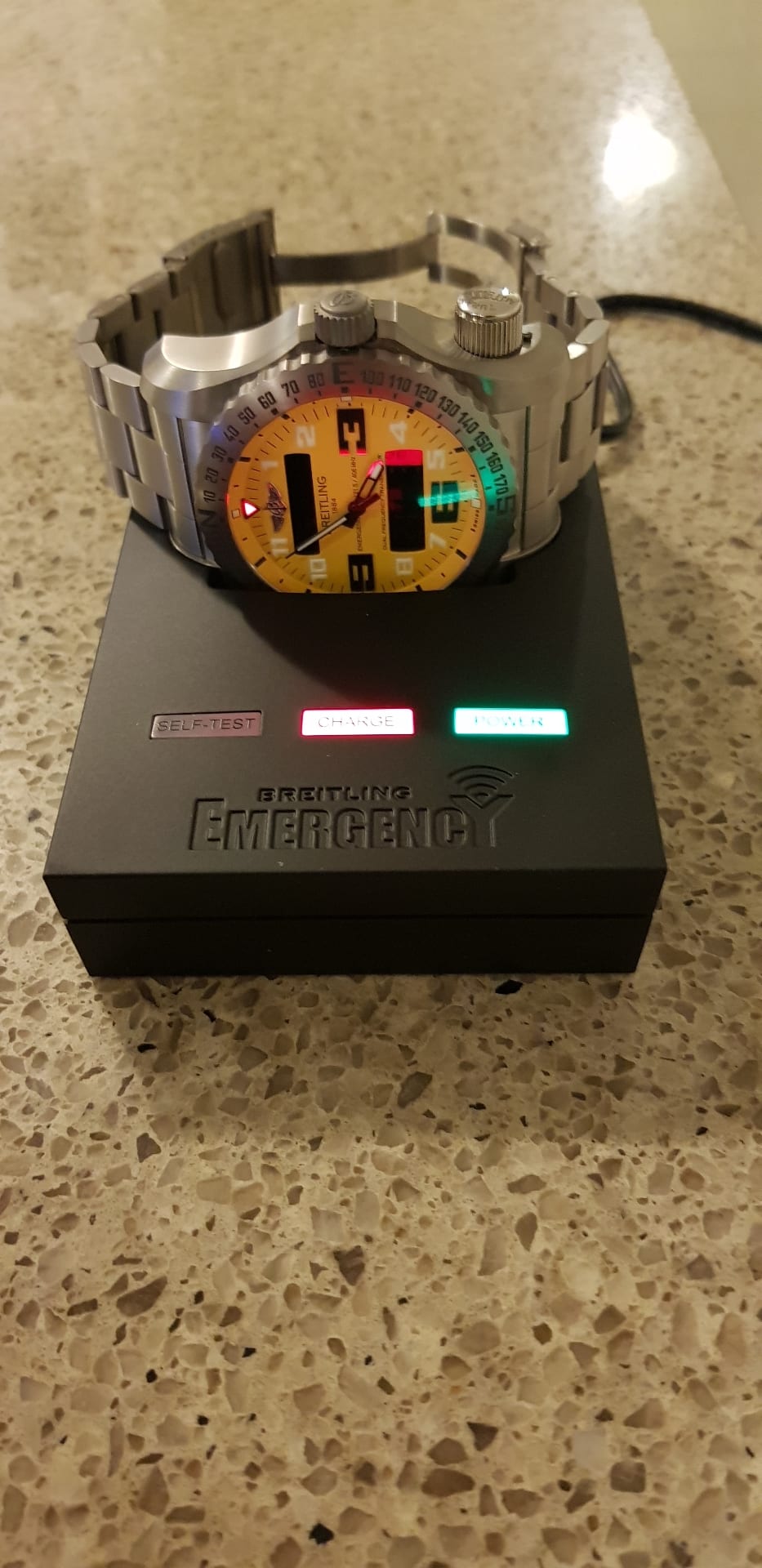 Breitling Emergency II
لا تنسَ أنك شاهدت هذا الإعلان في عنكبوت
3 month old
وارد الوكاله...