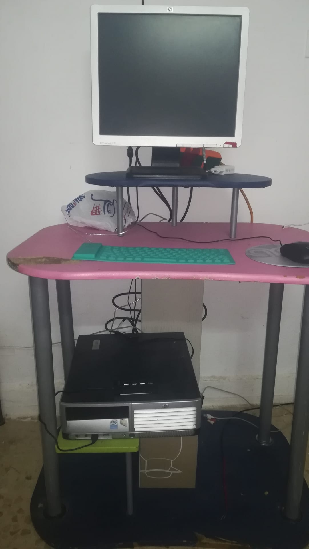 كمبيوتر بنتوم فور ويندز 7
لا تنسَ أنك شاهدت هذا الإعلان في عنكبوت
الجهاز نوع اتش بي ثقيل وموا...
