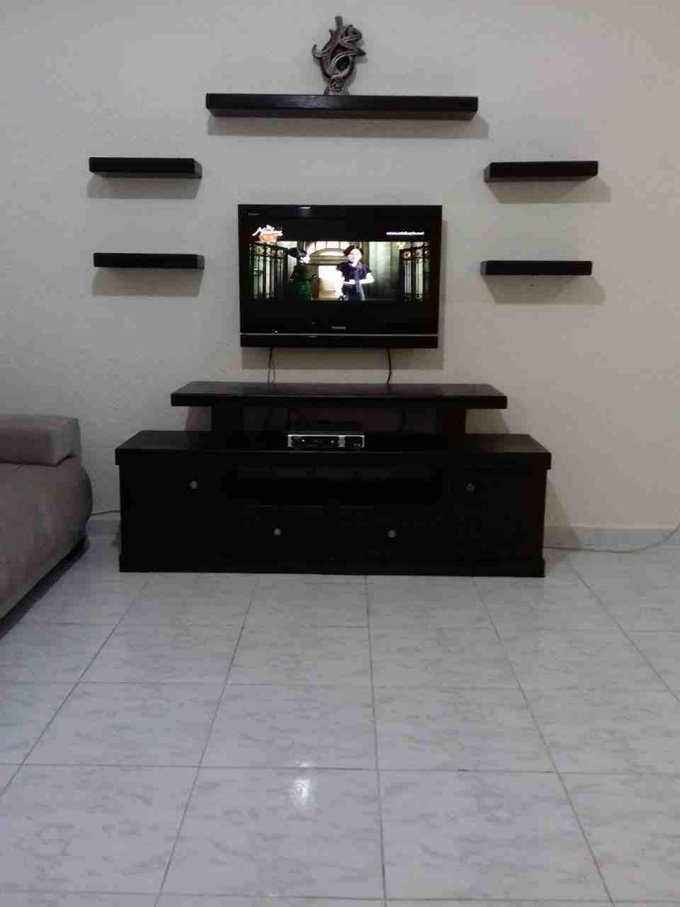 طاولات شاشة مع 5رف خشب ماليزي قشرةبلوط مكفول بسعر50دنيارشمل توصل
لا تنسَ أنك شاهدت هذا الإعلان في عنكبوت...