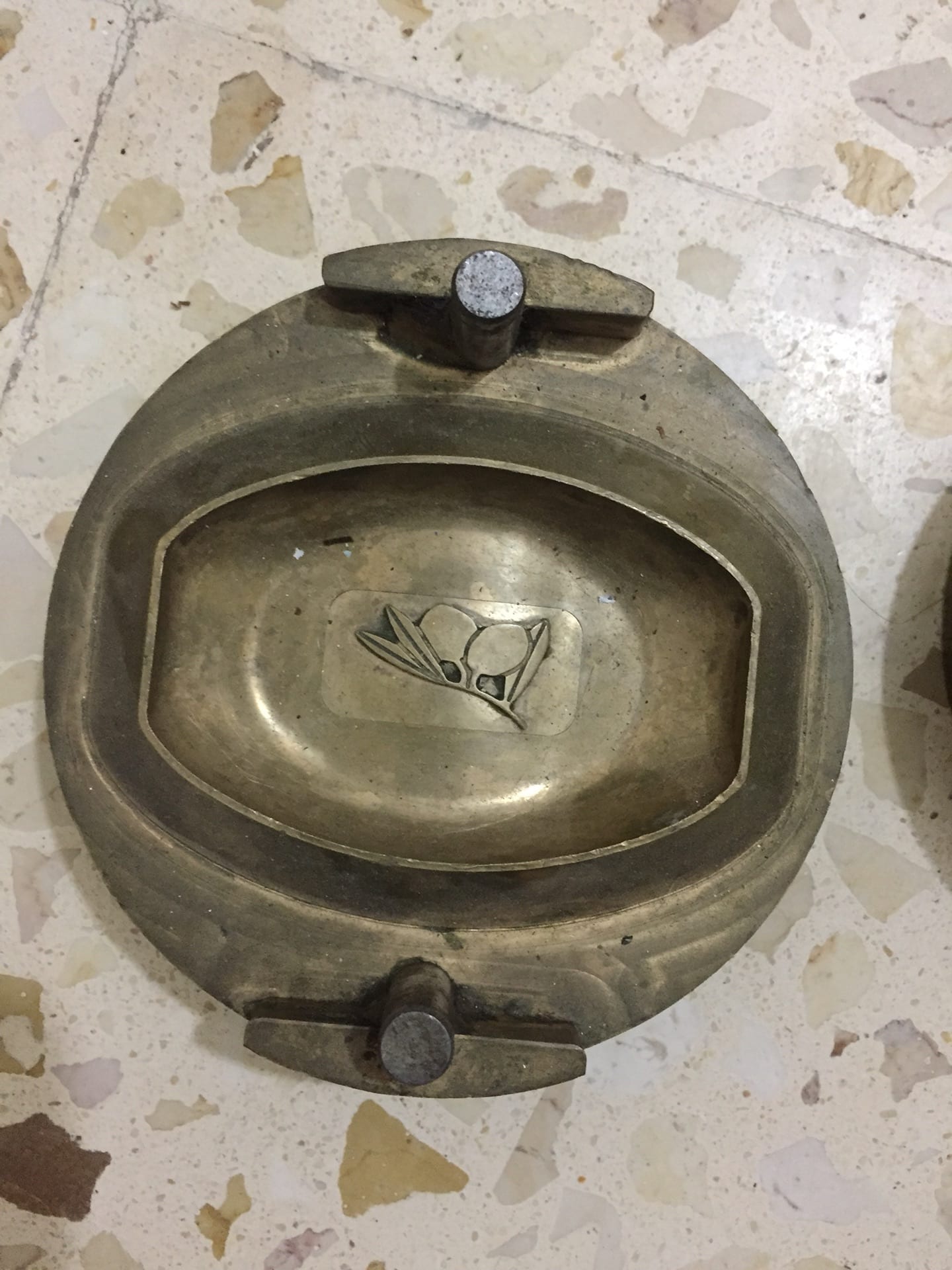 قالب صابون نحاس
لا تنسَ أنك شاهدت هذا الإعلان في عنكبوت
قالب صابون...
