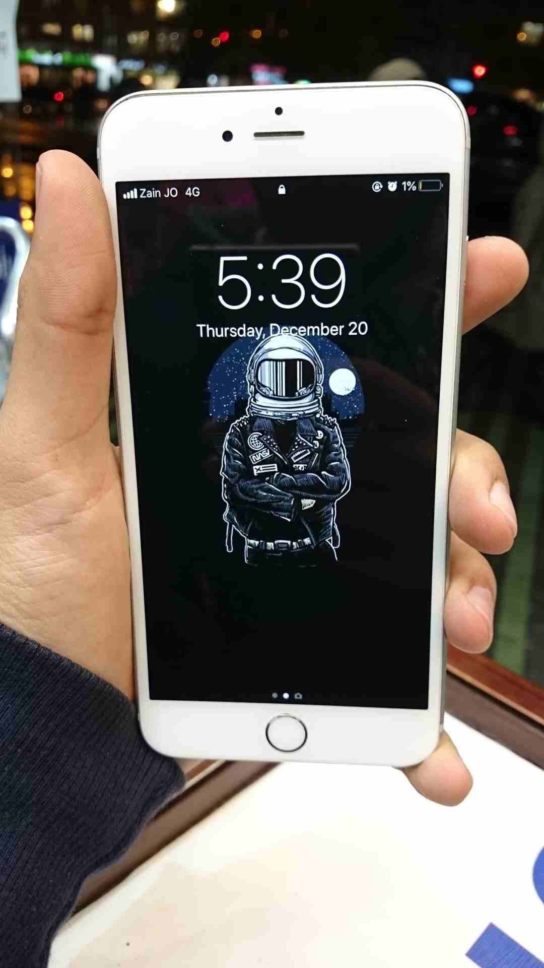 iphone 6s plus 64gb امريكي مفكوك تشفير الخط
لا تنسَ أنك شاهدت هذا الإعلان في عنكبوت
الجهاز واضح ب...