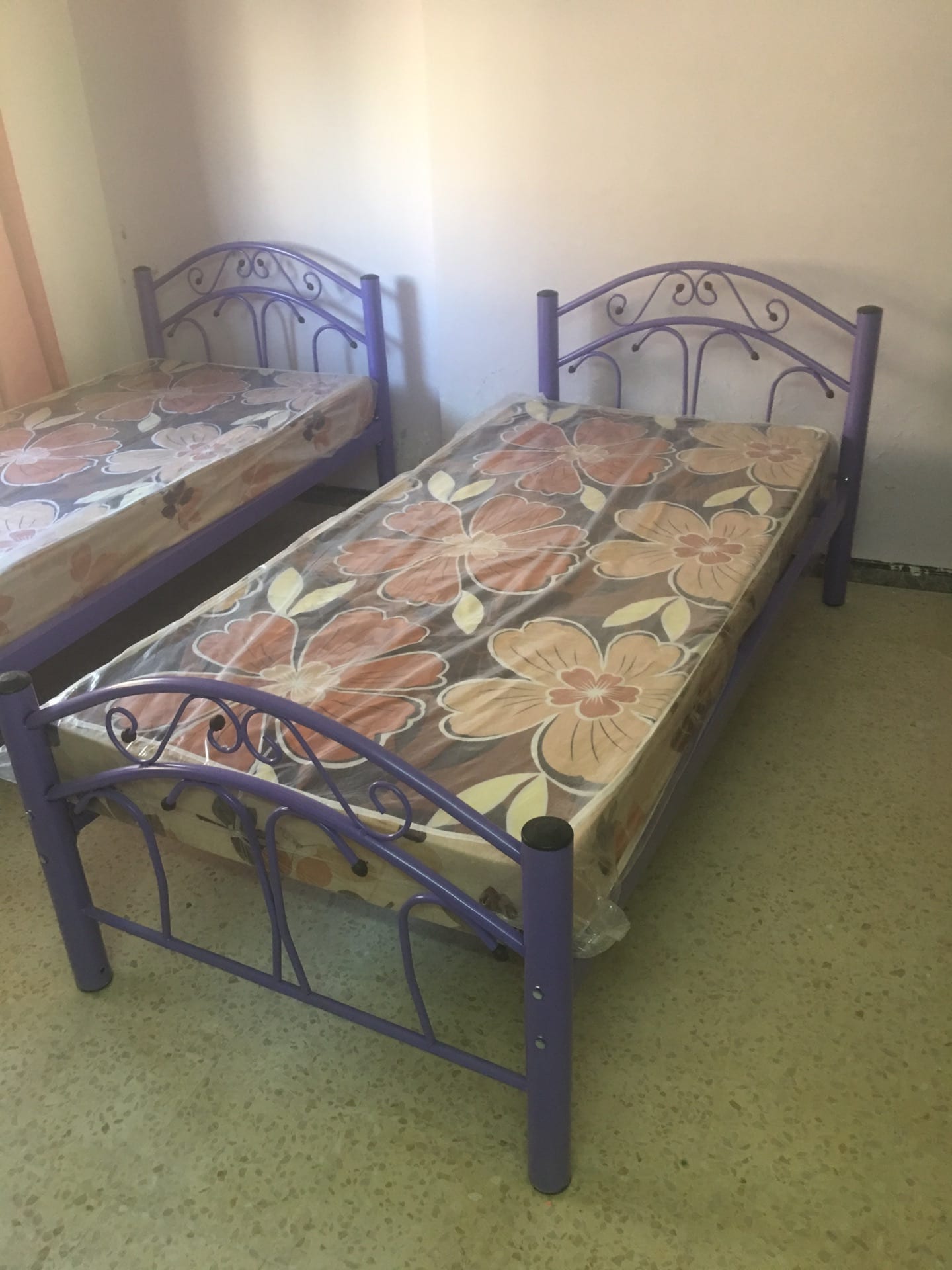 فرشات اسفنج ضغط عالي نوعيه ممتازه ضغط عالي
لا تنسَ أنك شاهدت هذا الإعلان في عنكبوت
فرشات اسفن...
