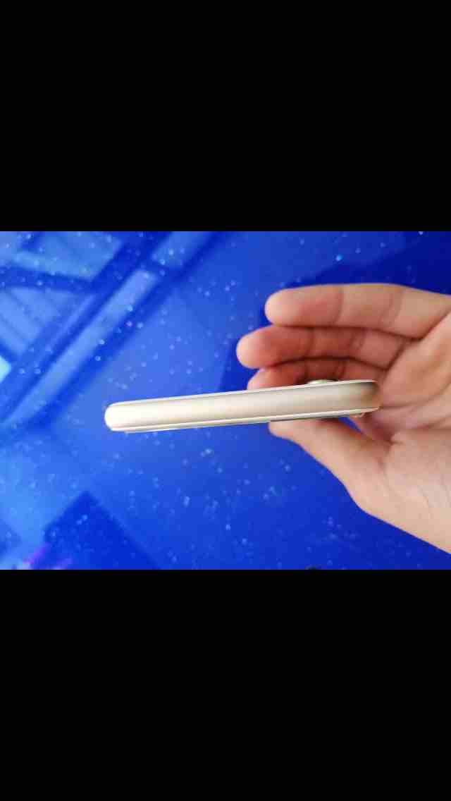 ايفون 6s
لا تنسَ أنك شاهدت هذا الإعلان في عنكبوت
الجهاز ما فيه ولا شخط
بس بدو شاشة والشاشة مش غا...