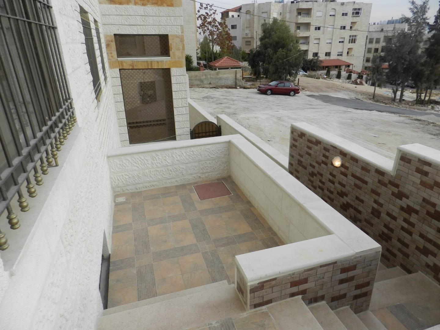 تملك في خلدا شقة احلامك أرضية 175م مع حديقه 250م م غرفة خارجيه بتشطيبات فاخره
لا تنسَ أنك شاهدت هذا الإعلان في عنكبوت...