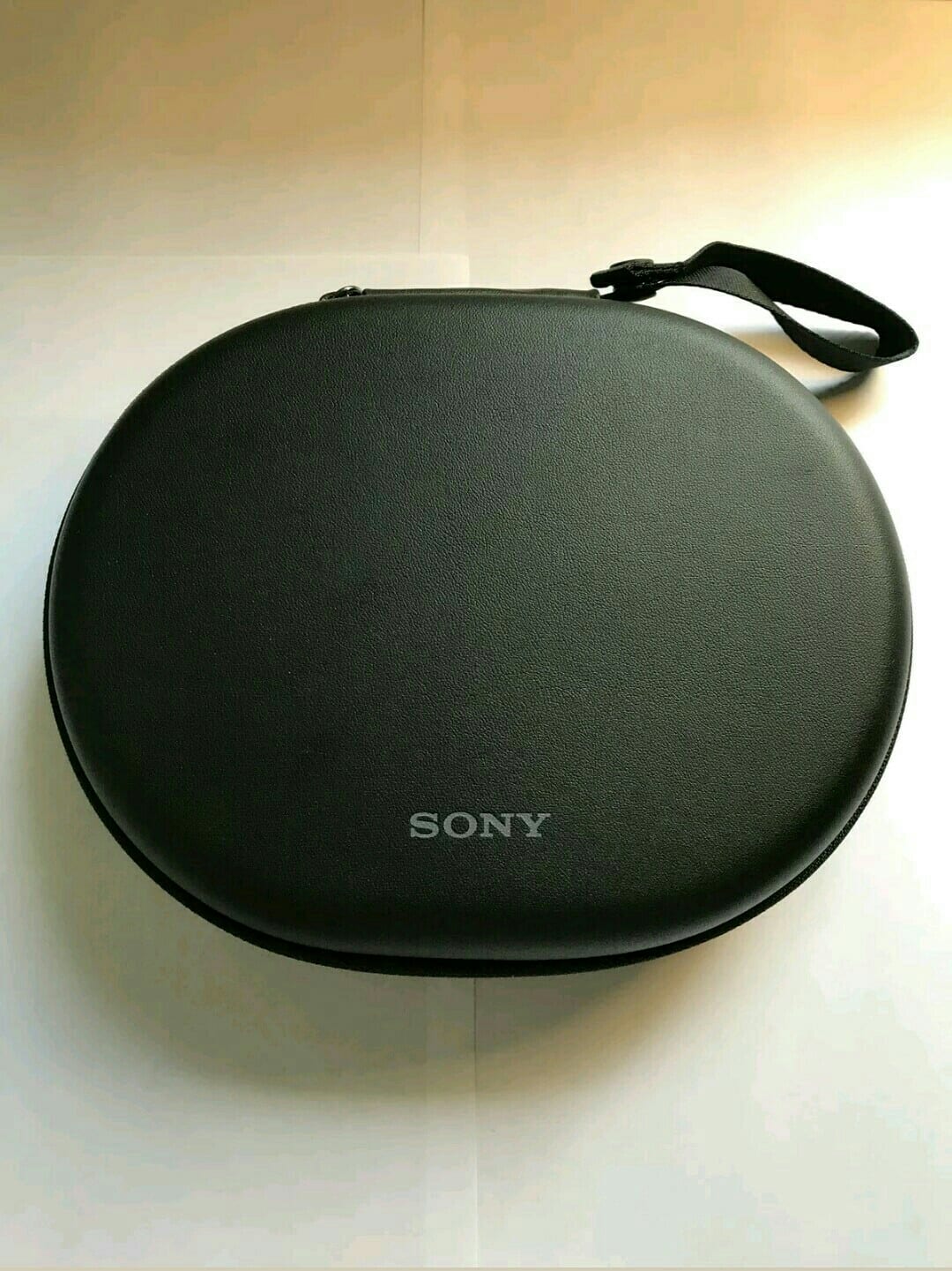 Sony MDR 1000X Noise Canceling Headphones - Black سماعات سوني ملكة العزل الاصلية
لا تنسَ أنك شاهدت هذا الإعلان في عنكبوت...