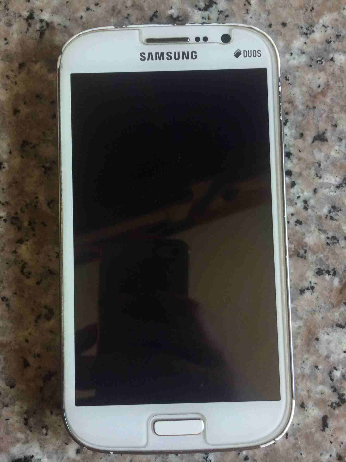 Samsung galaxy grand
لا تنسَ أنك شاهدت هذا الإعلان في عنكبوت
للبيع كلشي شغال فييه مش مفتوح ابداًف...