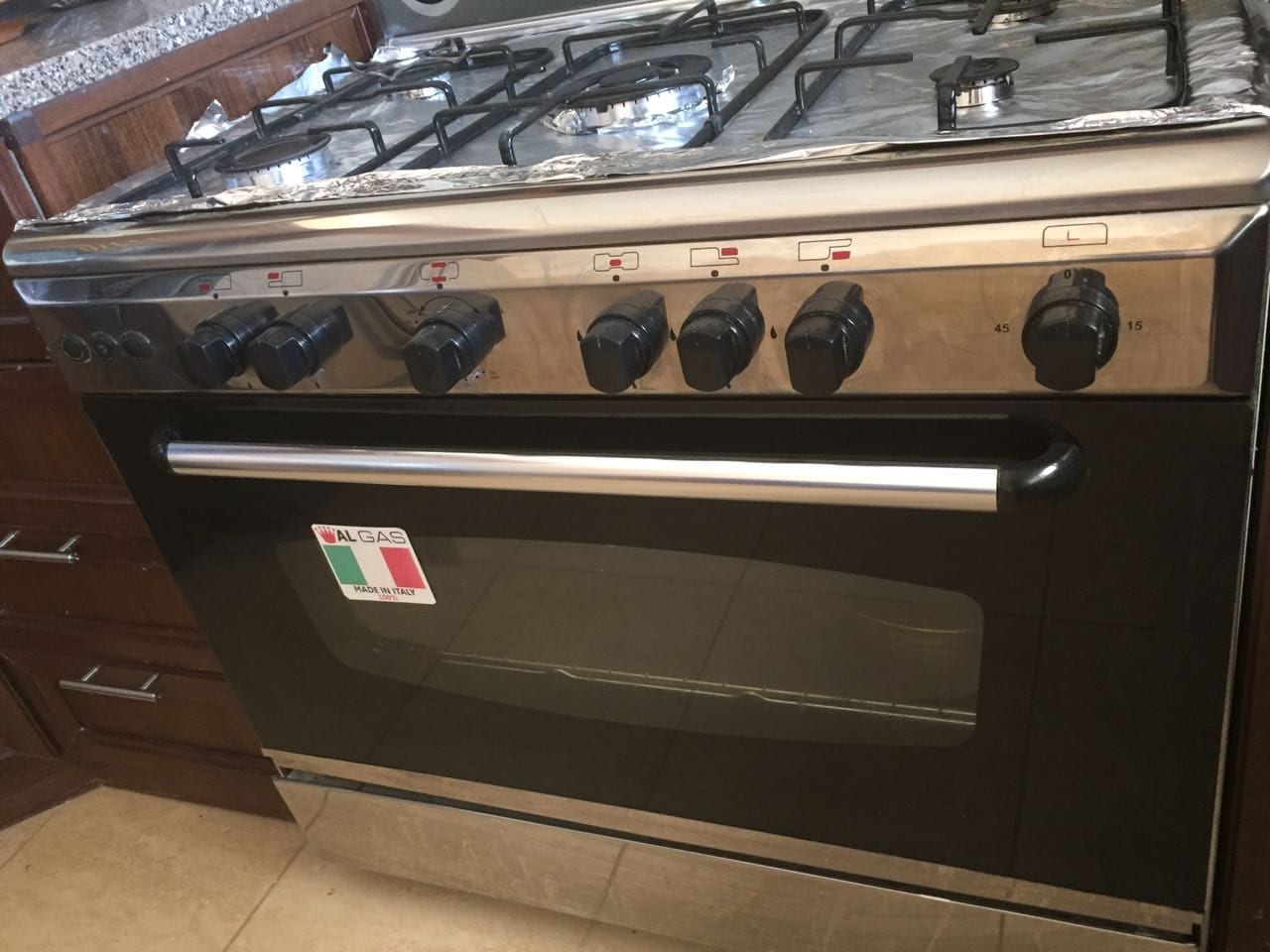 أثاث بيت راقي للبيع
لا تنسَ أنك شاهدت هذا الإعلان في عنكبوت
أثاث بيت راقي للبيع بداعي السفر ،...