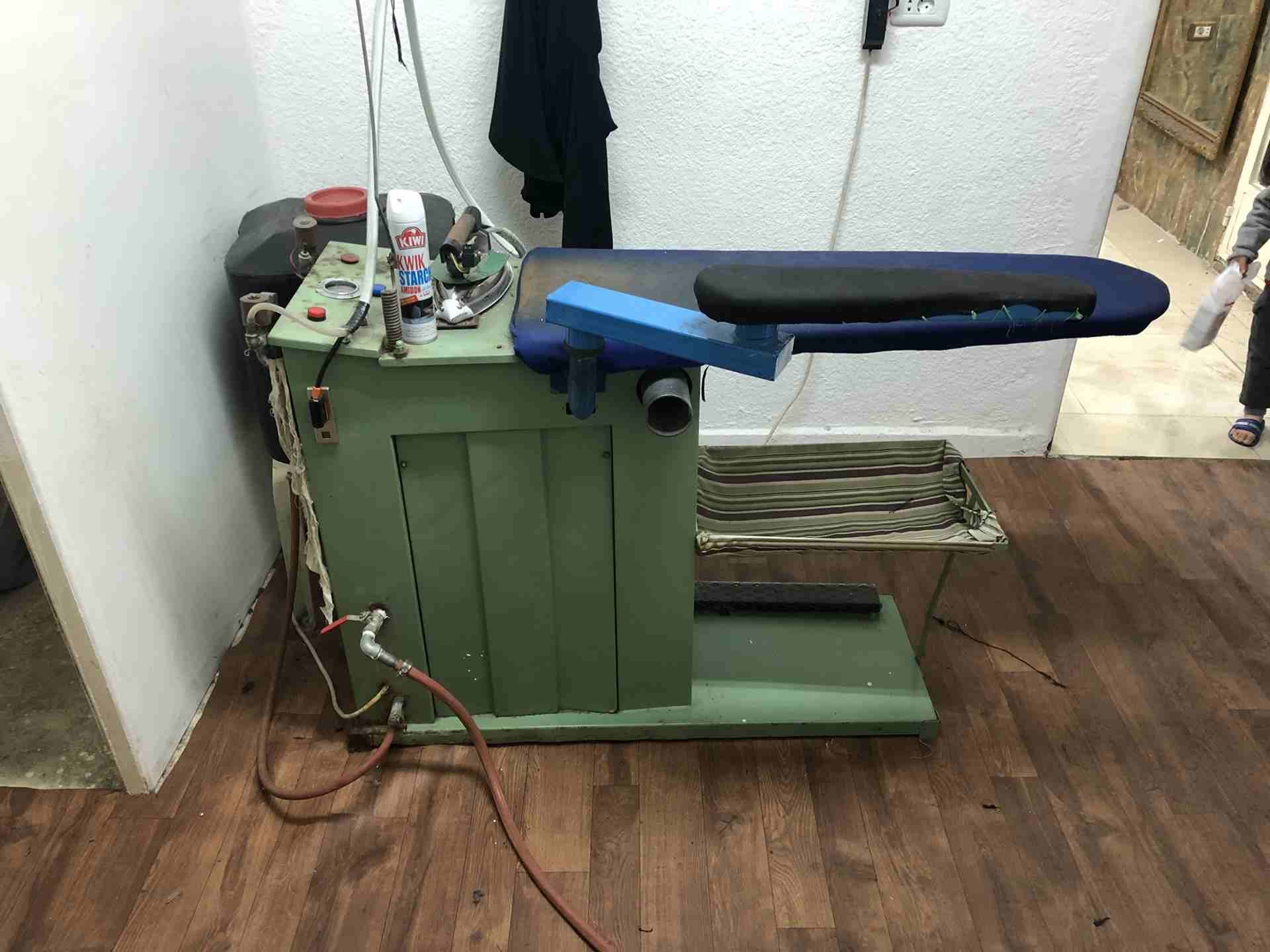 مخيطة وكوي ملابس بكامل معداتها للبيع او الضمان
لا تنسَ أنك شاهدت هذا الإعلان في عنكبوت
مخيطة للبي...