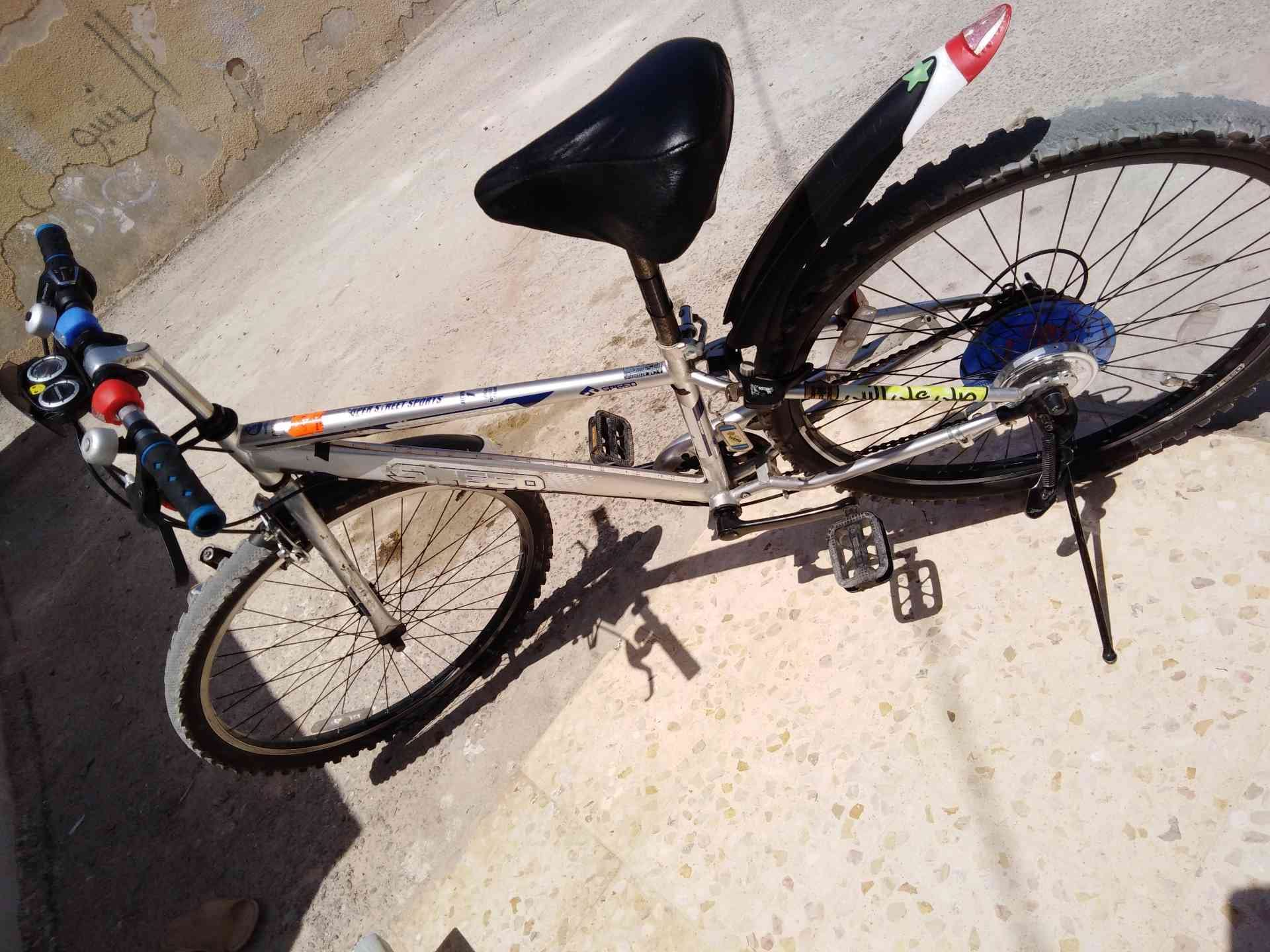 بسكليت
لا تنسَ أنك شاهدت هذا الإعلان في عنكبوت
........
-...