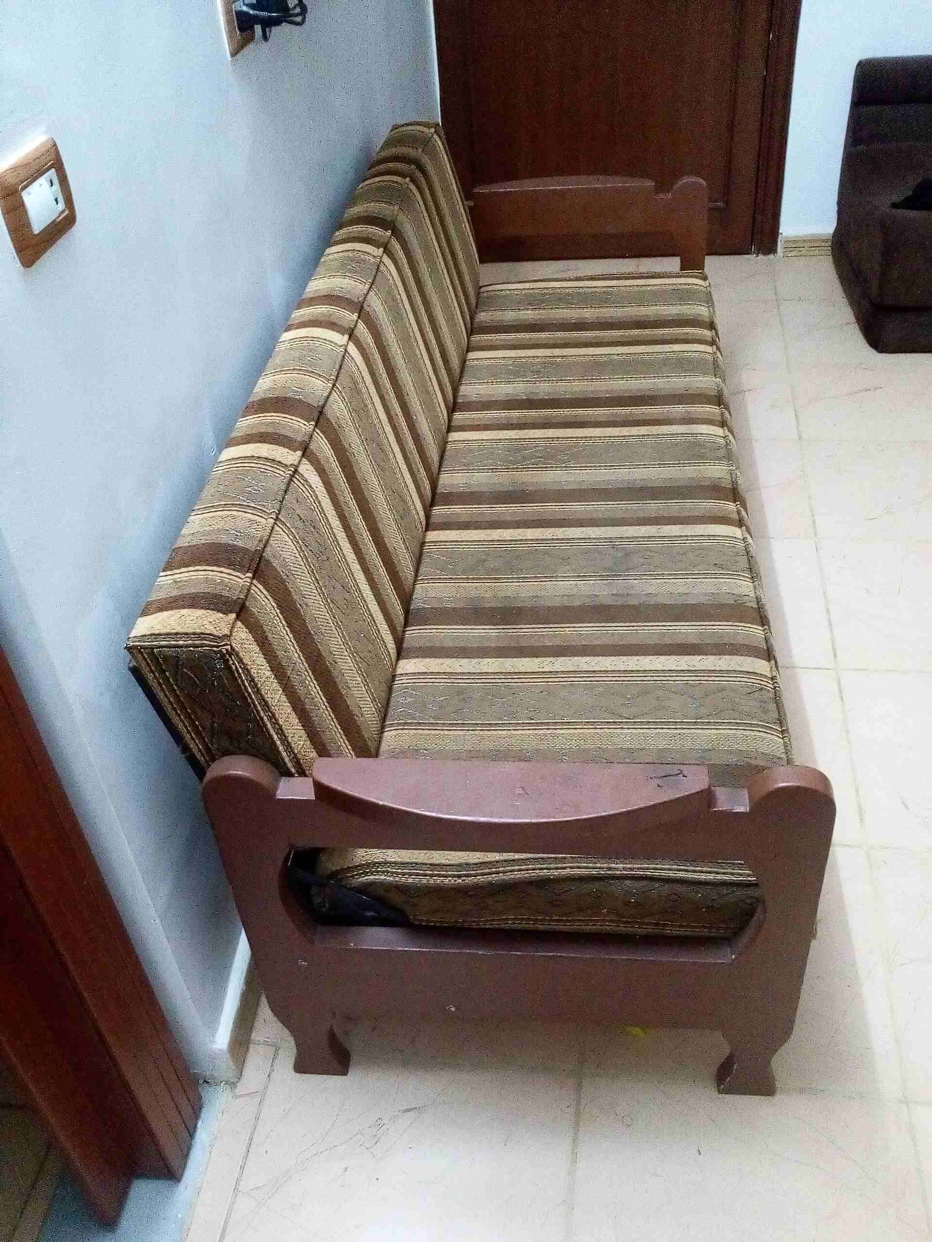 سجلونه
لا تنسَ أنك شاهدت هذا الإعلان في عنكبوت
سجلونه طول 2م*70
تفتح على شكل تخت
والقاعدة عبارة...