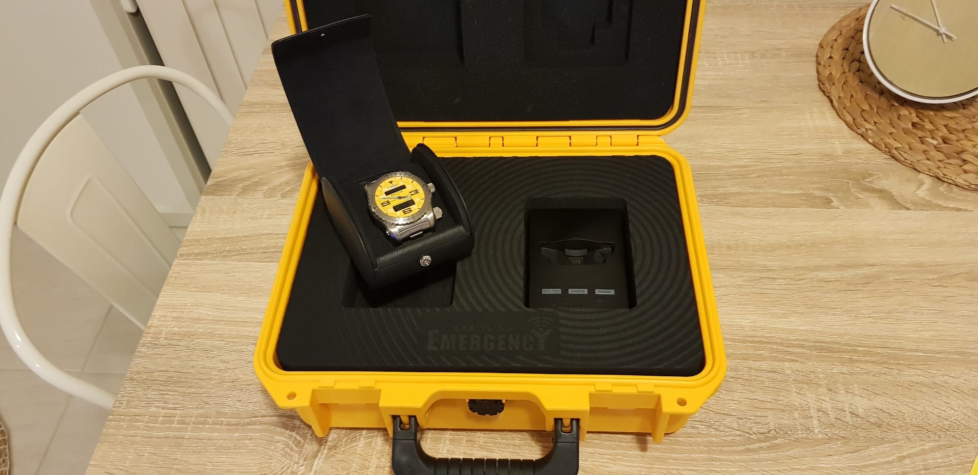 Breitling Emergency II
لا تنسَ أنك شاهدت هذا الإعلان في عنكبوت
3 month old
وارد الوكاله...