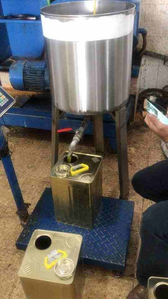 زيت زيتون بلدي نخب أول extra virgin olive oil
لا تنسَ أنك شاهدت هذا الإعلان في عنكبوت
for more in...
