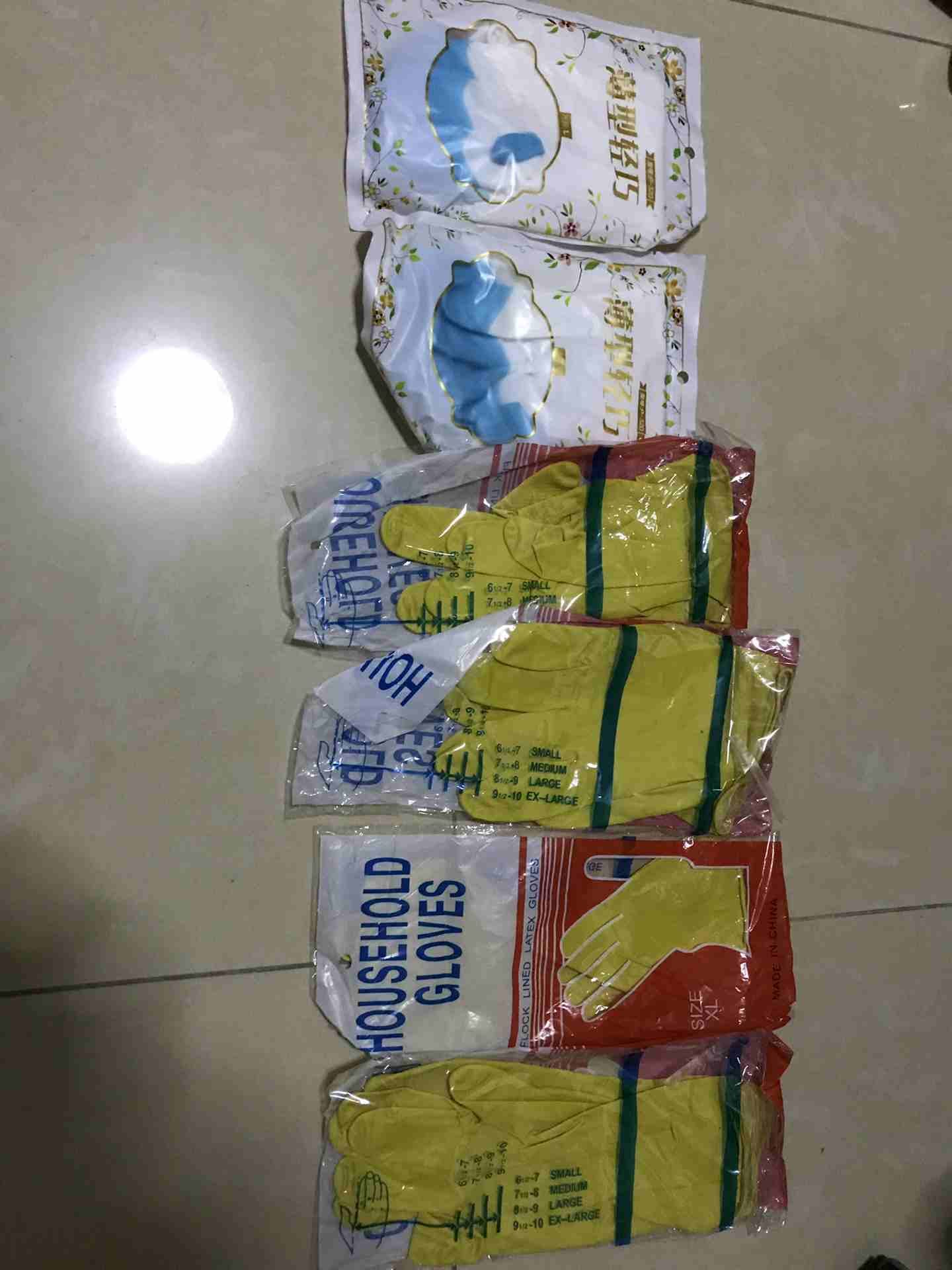 6 pieces of new plastic gloves
لا تنسَ أنك شاهدت هذا الإعلان في عنكبوت
Totally new and can be use...