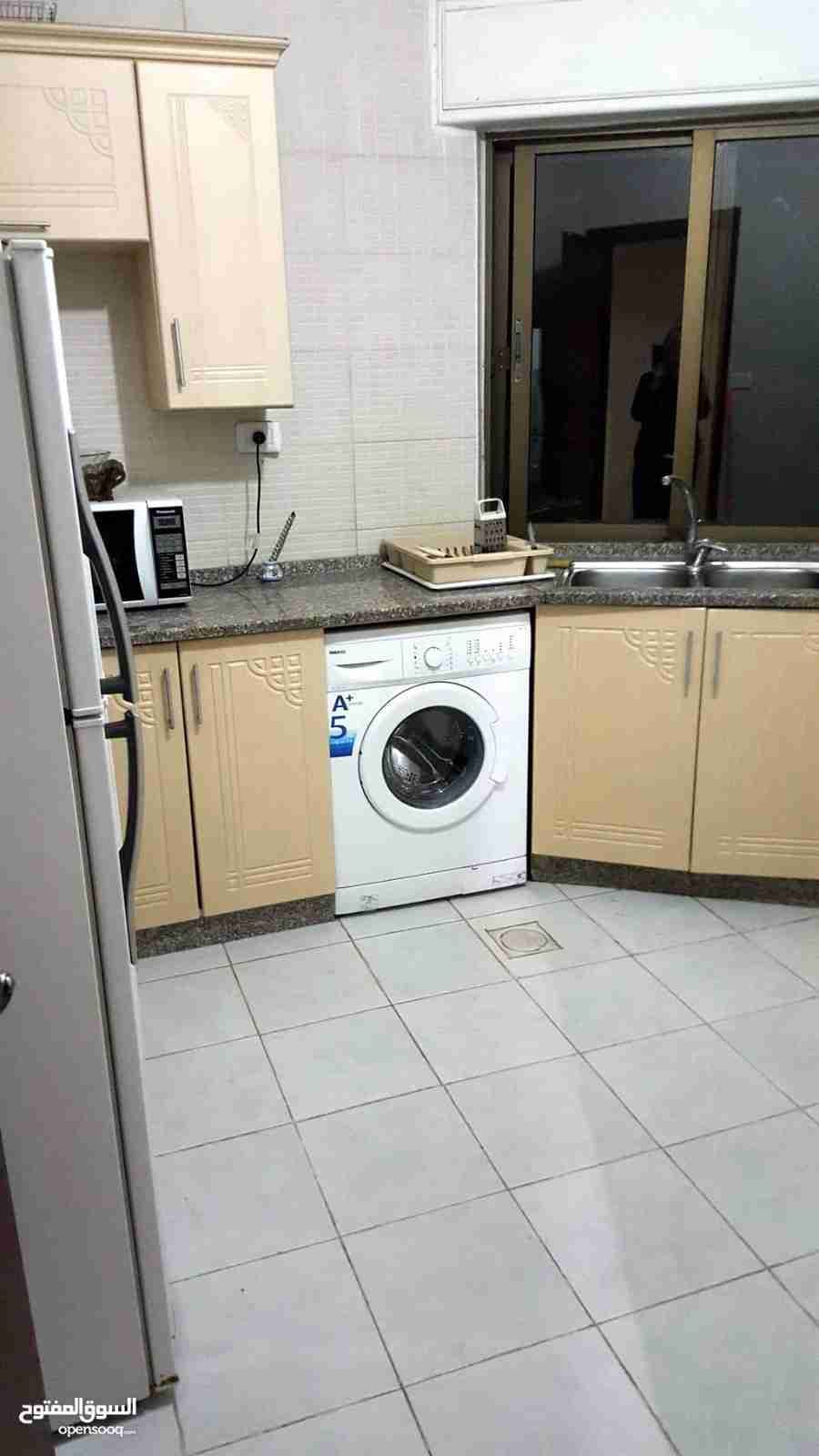شقة سكنية مقابل سور الجامعة الاردنية الخلفي ش خليل الساكت
لا تنسَ أنك شاهدت هذا الإعلان في عنكبوت...