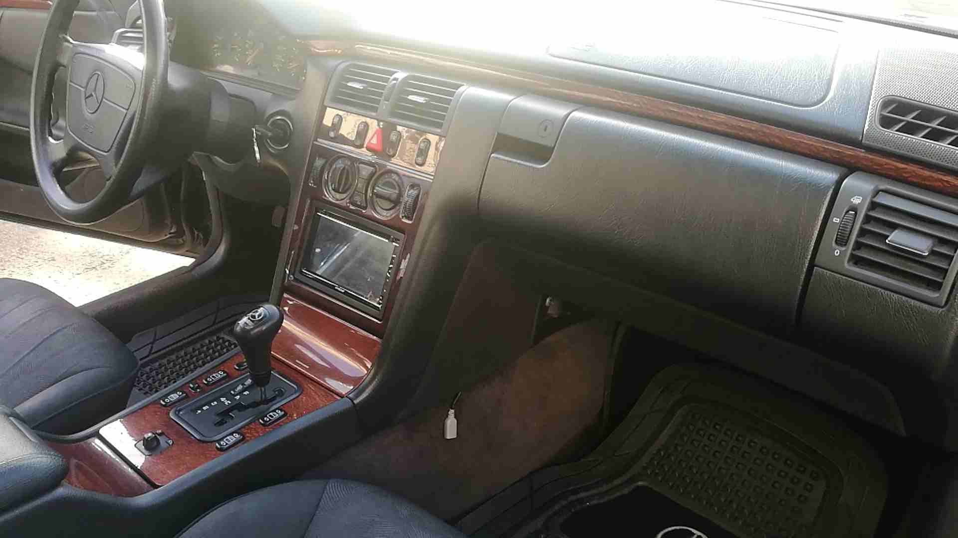 مرسيدس قرش ونص وكالة ماتور 2300cc بيان 2000 افنجارد1998
لا تنسَ أنك شاهدت هذا الإعلان في عنكبوت
د...