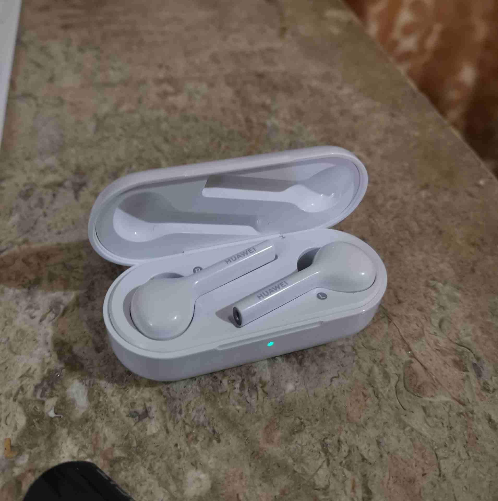 Huawei FreeBuds سماعات بلوتوث
لا تنسَ أنك شاهدت هذا الإعلان في عنكبوت
Huawei FreeBuds
سماعات بلوت...