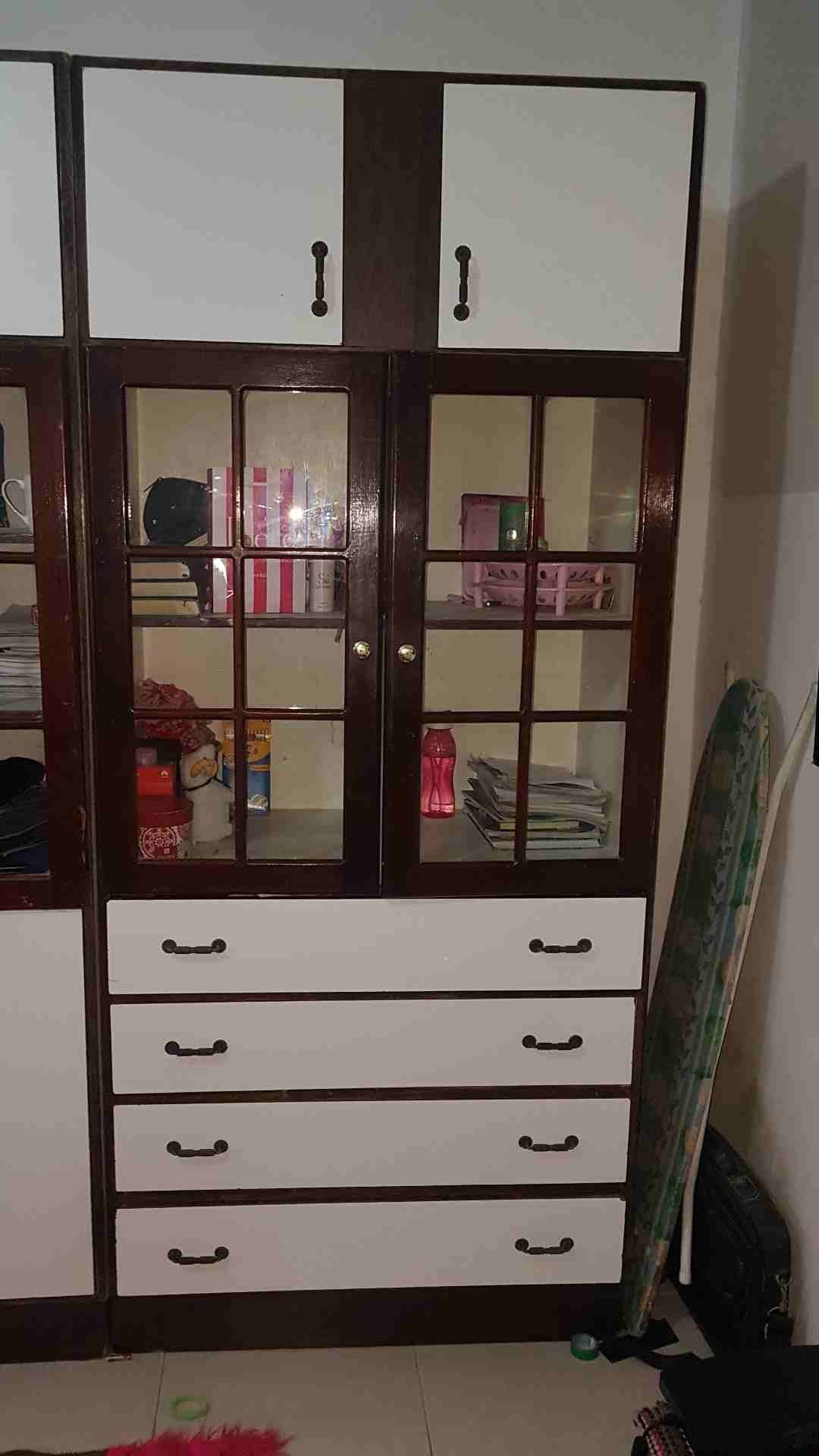 عفش بيت للبيع بداعي سفر
لا تنسَ أنك شاهدت هذا الإعلان في عنكبوت
-1 خزانتين نخب خشي سويدي مافيهم ك...
