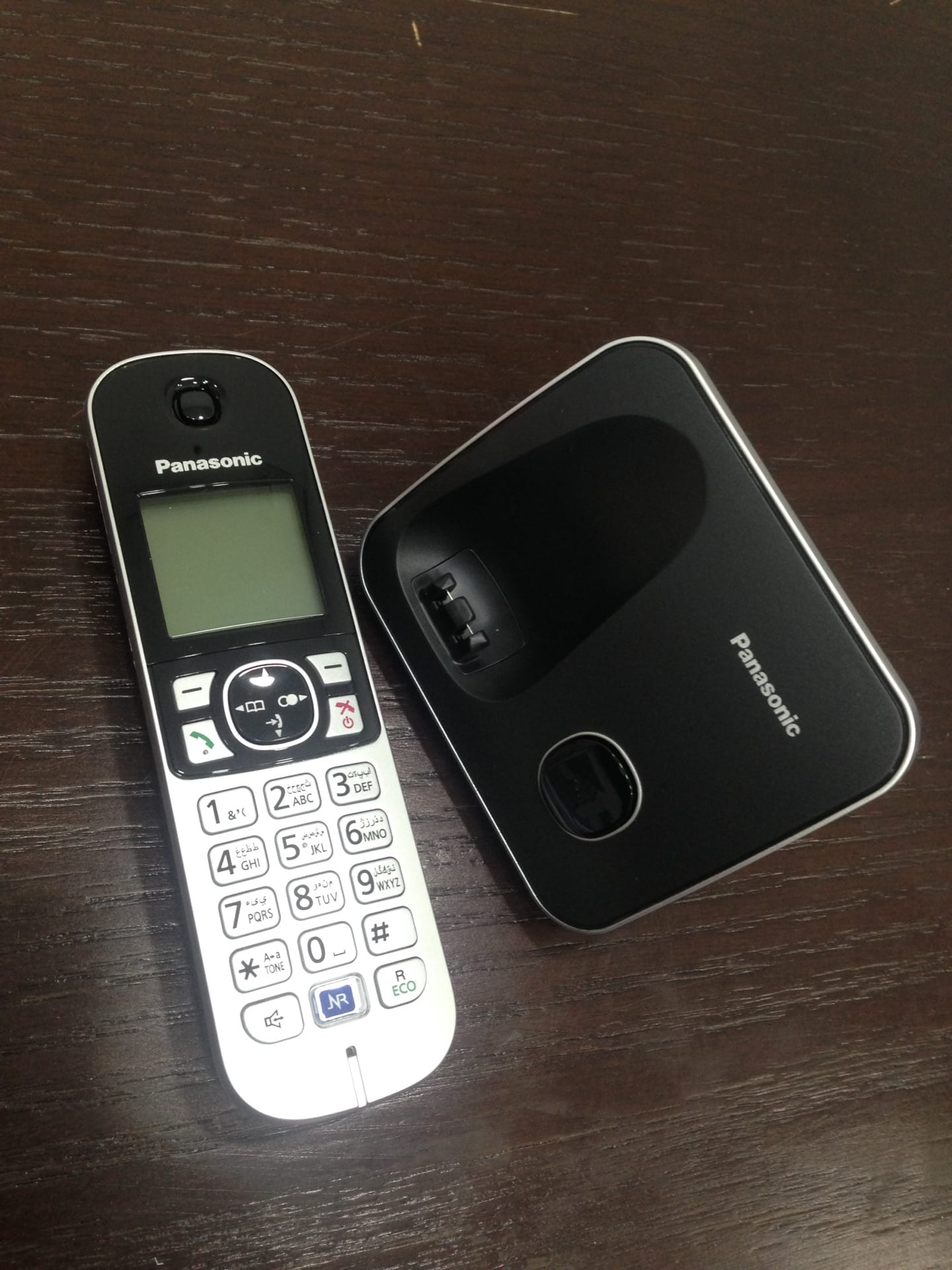 تلفون أرضي باناسونيك panasonic
لا تنسَ أنك شاهدت هذا الإعلان في عنكبوت
تلفون أرضي لاسلكي بانس...