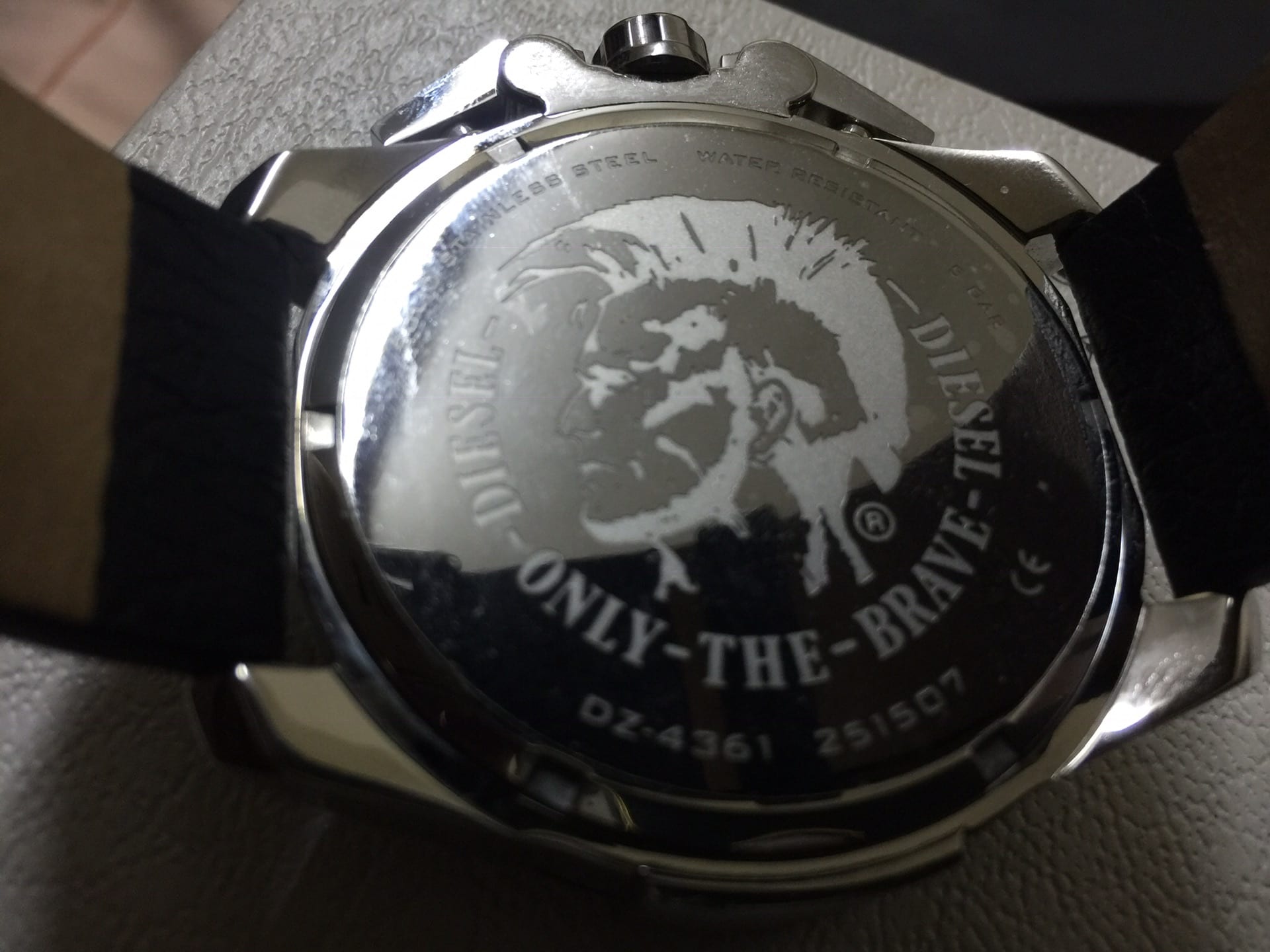 diesel watch dz4361 ساعة ماركة ديزل العالمية للبيع بسعر مغري جديده
لا تنسَ أنك شاهدت هذا الإعلان في عنكبوت...
