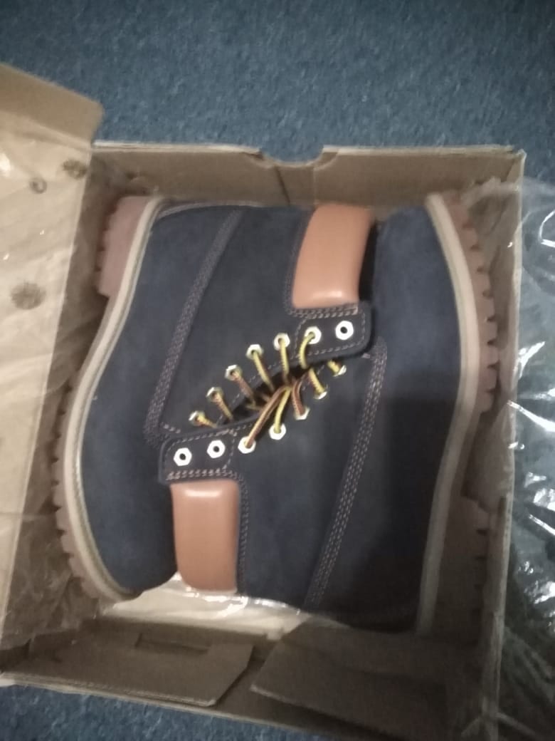 بسطار تيمبرلاند جديد بالكرتونه نمره 41 امريكي اصلي timberland safety new
لا تنسَ أنك شاهدت هذا الإعلان في عنكبوت...