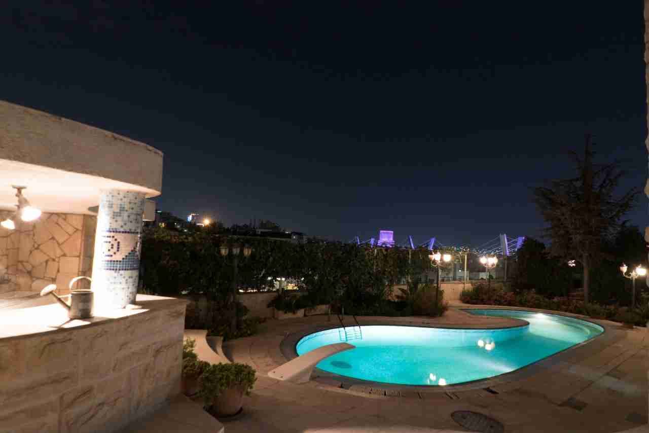 فيلا فخمه مفروشه * للايجار اليومي الاسبوعي او الشهري * في عبدون
لا تنسَ أنك شاهدت هذا الإعلان في عنكبوت...