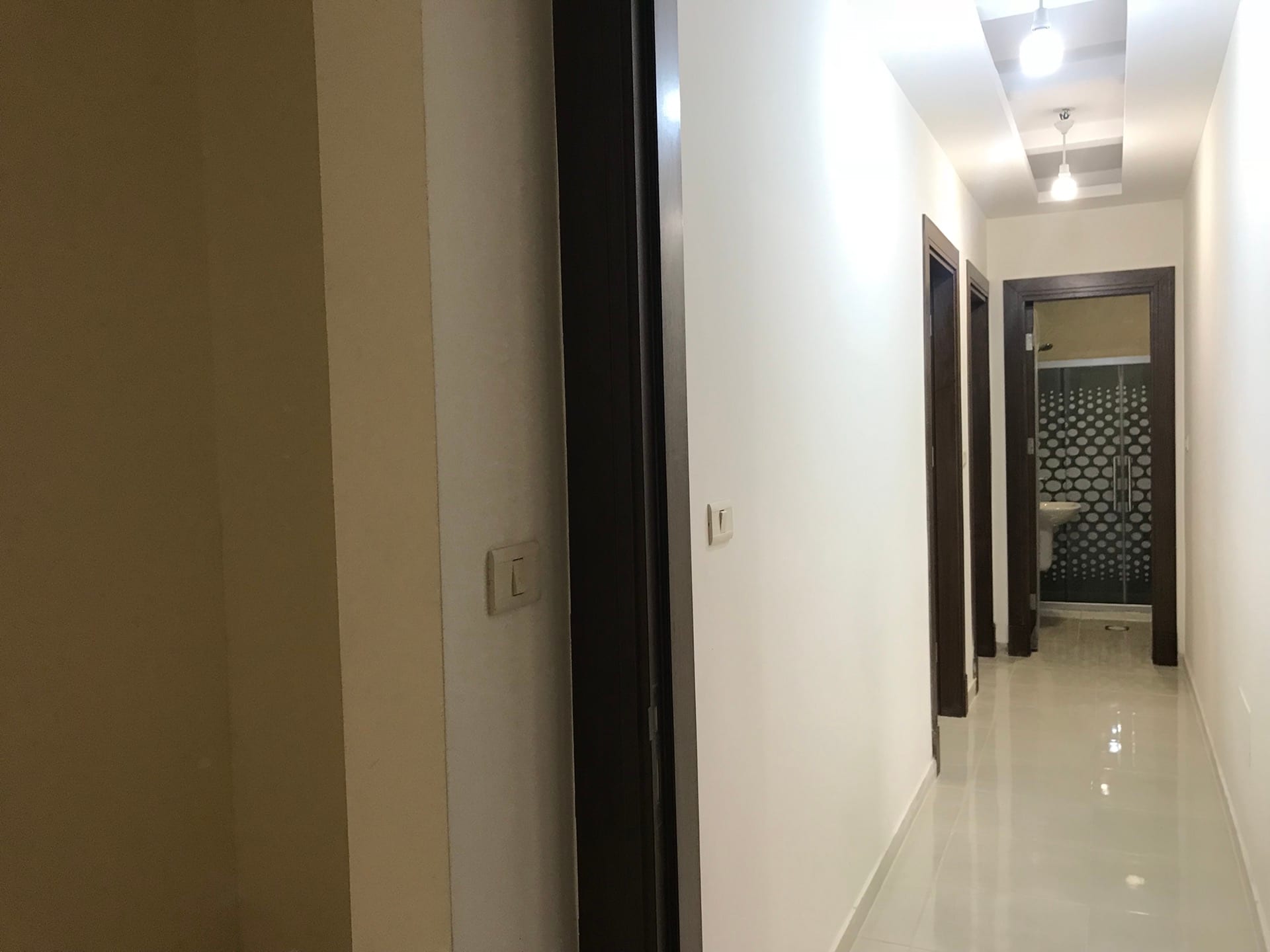 شقة شبه ارضيه مرتفعه 180م في خلدا خلف مدارس ساندس بسعر مغري
لا تنسَ أنك شاهدت هذا الإعلان في عنكبوت...