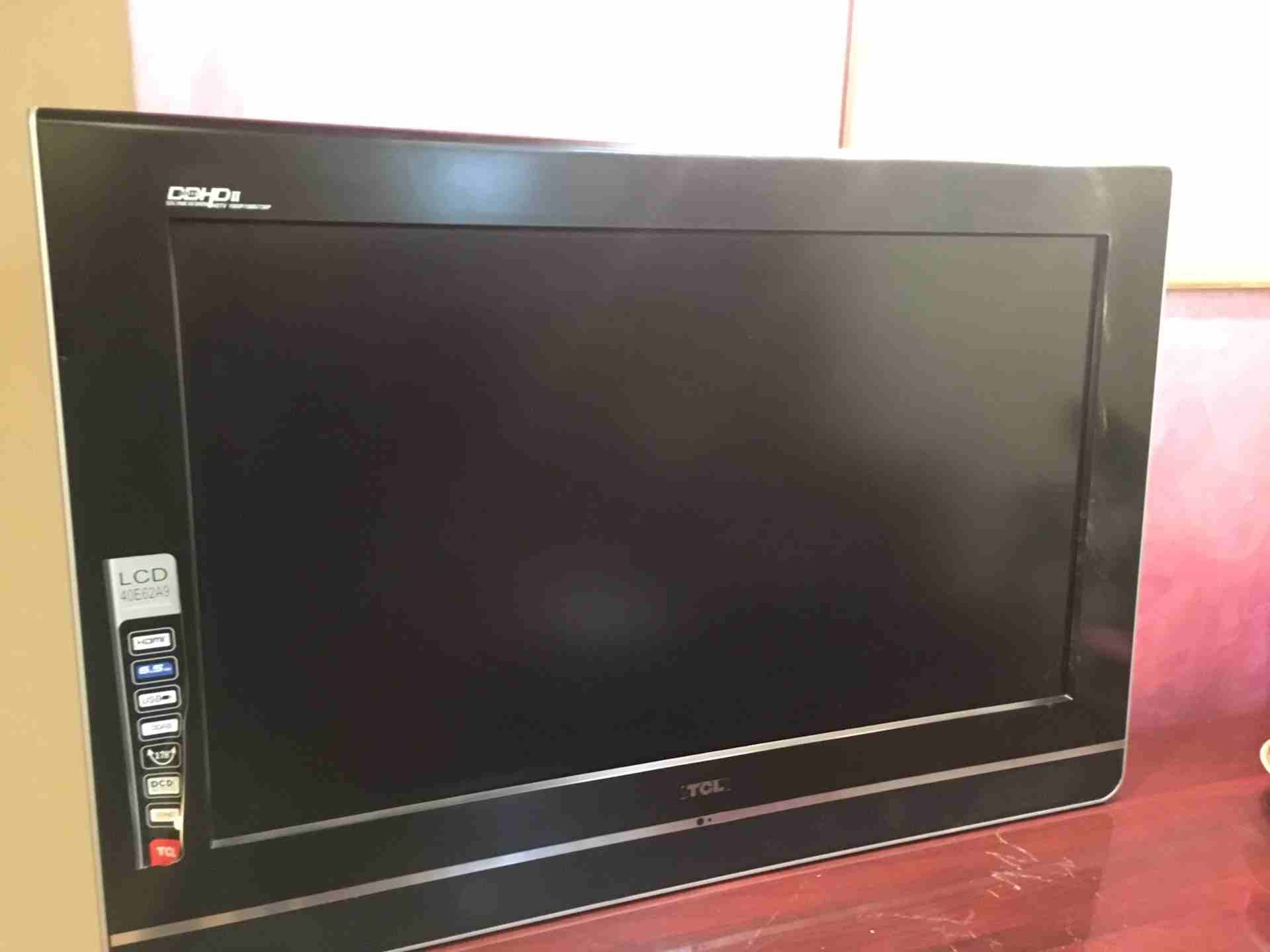 تلفزيون TCL
لا تنسَ أنك شاهدت هذا الإعلان في عنكبوت
تلفزيون TCL شبه جديد للبيع...