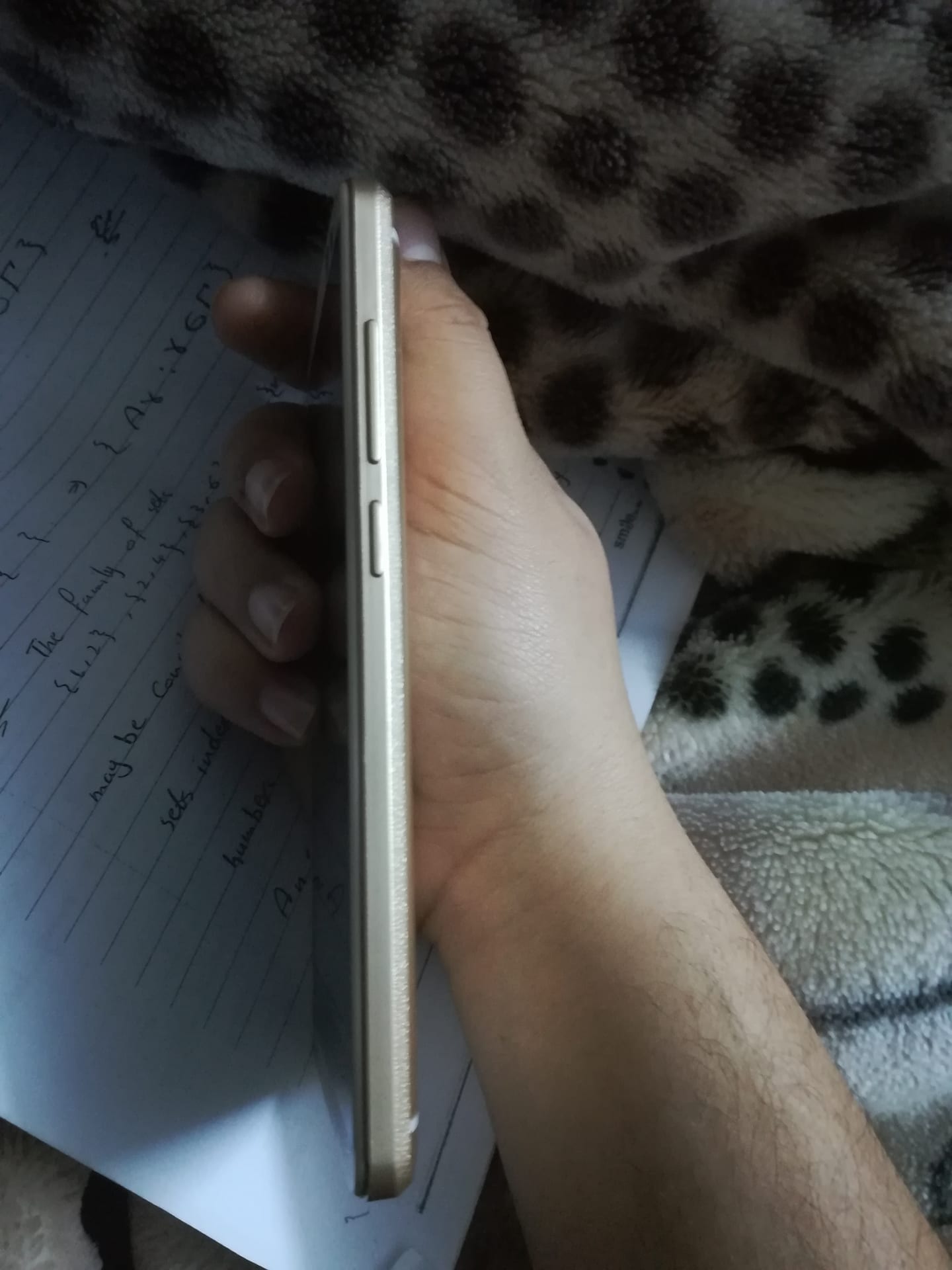 جهاز بحاجة الى شاشة فقط
لا تنسَ أنك شاهدت هذا الإعلان في عنكبوت
زي ما هو بلصور للبيع المستعجل...