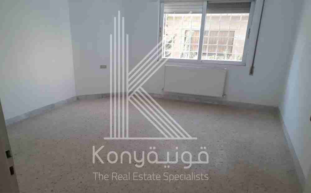 شقة للايجار في الصويفية
لا تنسَ أنك شاهدت هذا الإعلان في عنكبوت
شقة مميزة طابق اول فارغة للايجار...