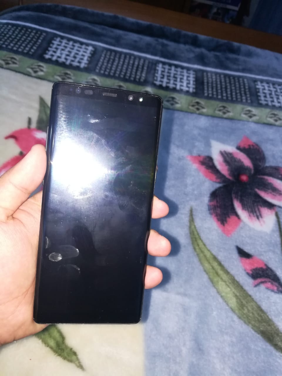 سامسونج نوت 8 بحالة الجديد
لا تنسَ أنك شاهدت هذا الإعلان في عنكبوت
مستعمل فتره بسيطه ، اغراضه...