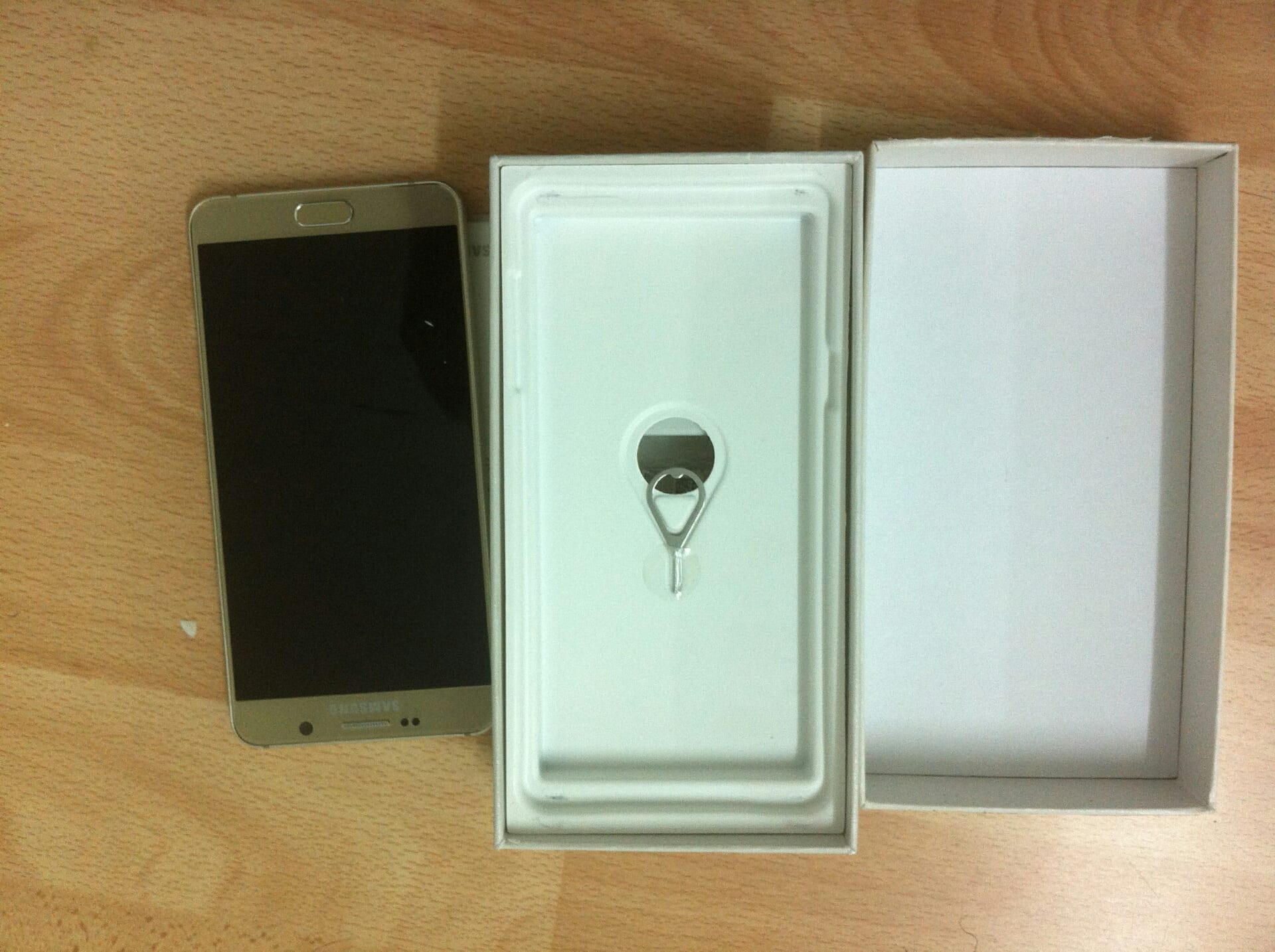 Note 5 32GB Gold
لا تنسَ أنك شاهدت هذا الإعلان في عنكبوت
البدل مرفوض بكل أنواعه ..
الجهاز للب...