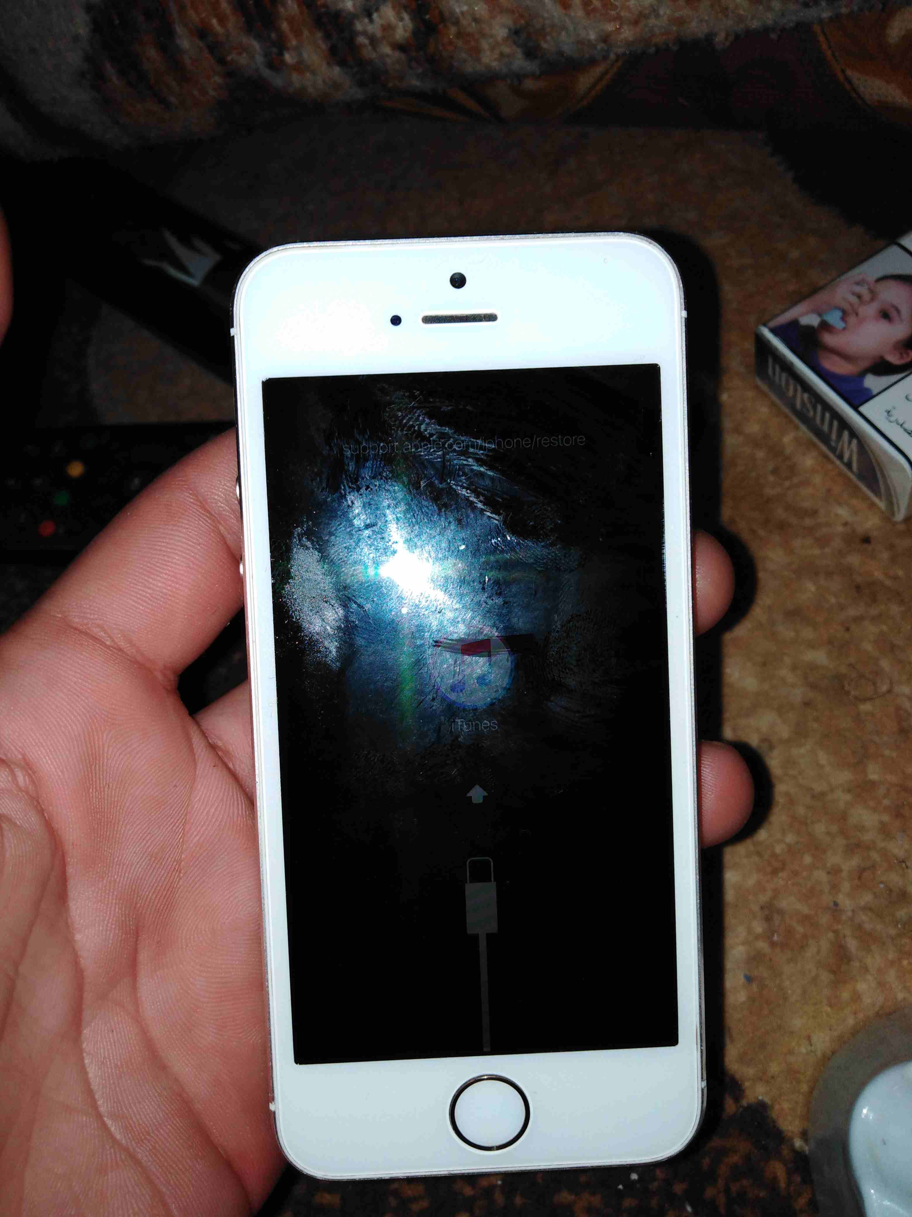 iphone 5s بحاله الوكاله
لا تنسَ أنك شاهدت هذا الإعلان في عنكبوت
ايفون بحاله الوكاله ولا شخط اللو...