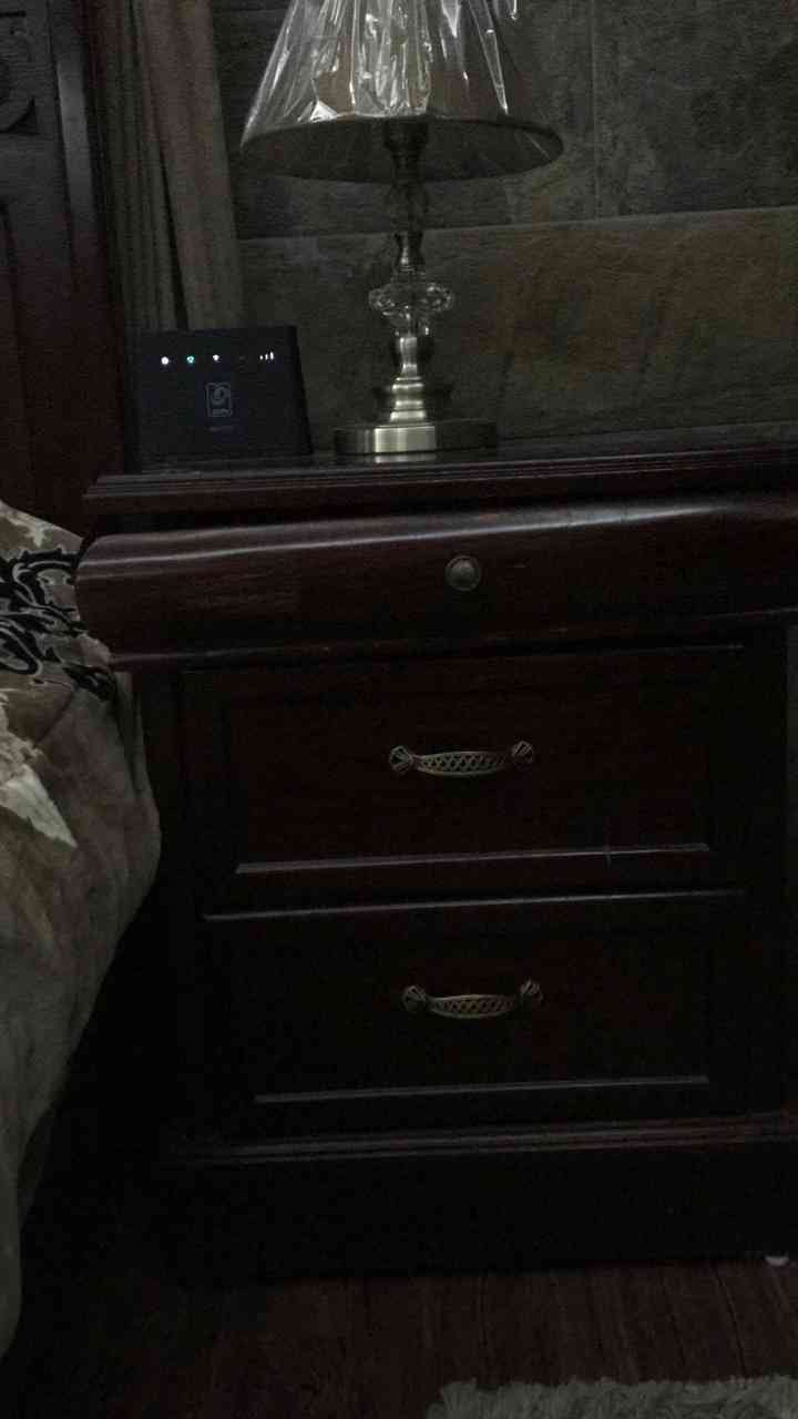 غرفة نوم ماستر بحاله جيده خشب زان و لاتيه .. بحاجة الى دهان وبدون خزانه
لا تنسَ أنك شاهدت هذا الإعلان في عنكبوت...